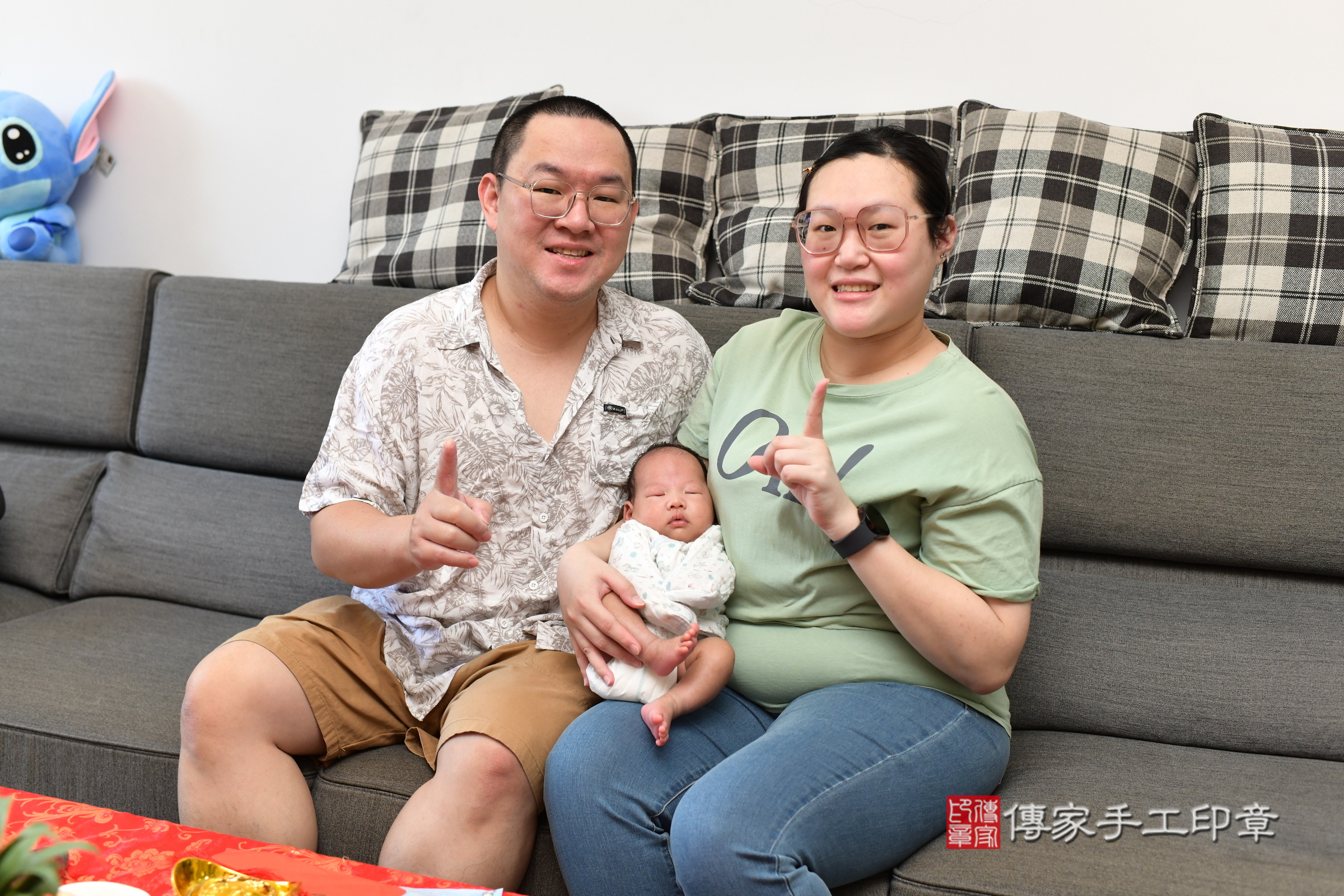 小硯寶寶(台北市大同區嬰兒寶寶滿月剃頭理髮、嬰兒剃胎毛儀式吉祥話)。中國風會場，爸媽寶貝穿「日中韓」古裝禮服。專業拍照、證書。★購買「臍帶章、肚臍章、胎毛筆刷印章」贈送：剃頭、收涎、抓周，三選一。2025.5.14，照片2