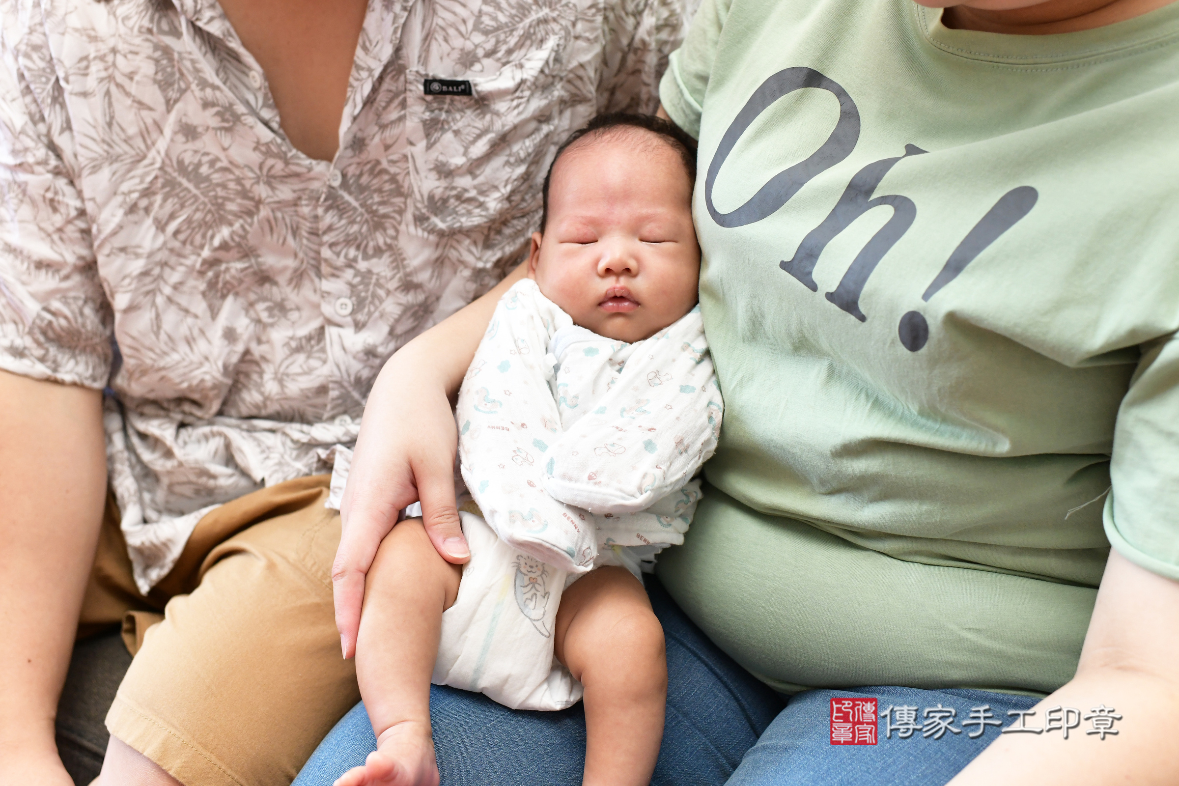 小硯寶寶(台北市大同區嬰兒寶寶滿月剃頭理髮、嬰兒剃胎毛儀式吉祥話)。中國風會場，爸媽寶貝穿「日中韓」古裝禮服。專業拍照、證書。★購買「臍帶章、肚臍章、胎毛筆刷印章」贈送：剃頭、收涎、抓周，三選一。2025.5.14，照片4