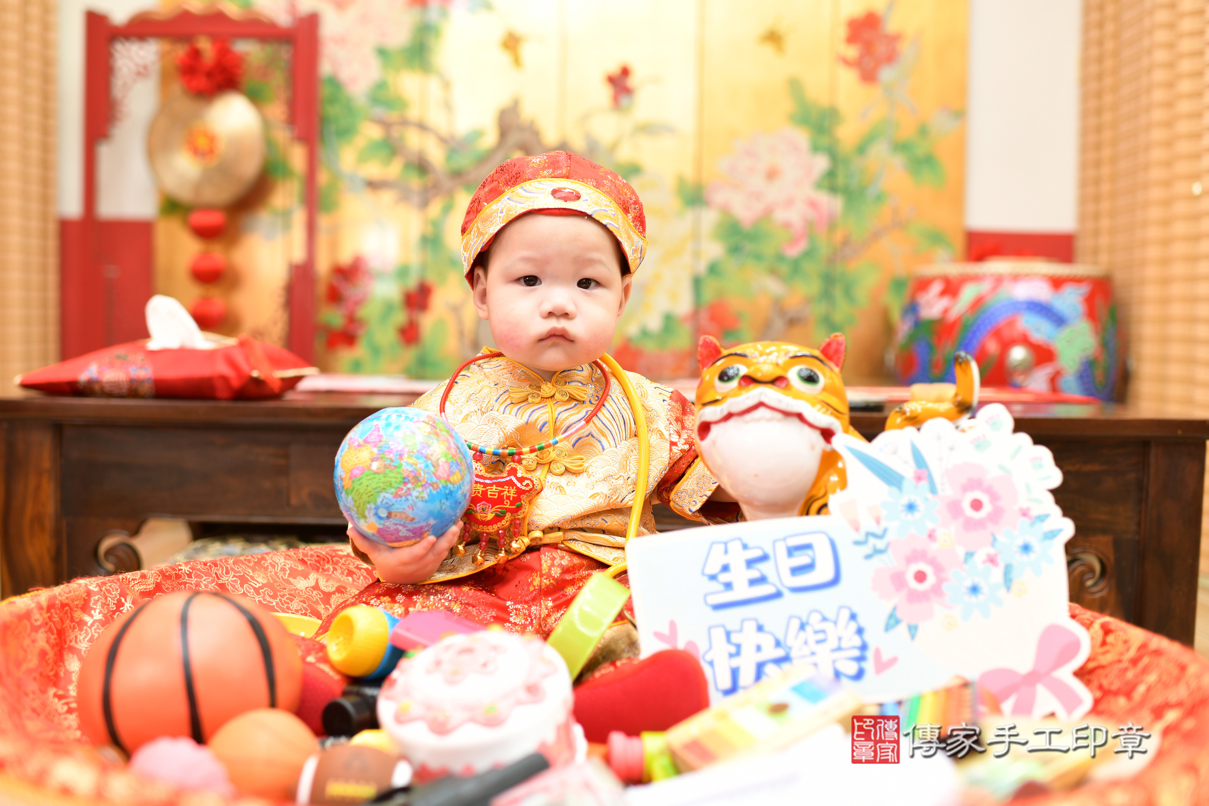 台北市大同區小瑔寶寶抓周推薦：傳家台北店抓周度脺中國風會場，嬰兒古禮抓周流程儀式吉祥話、抓周道具物品24種、拍照。抓周證書。2025.5.15，照片11
