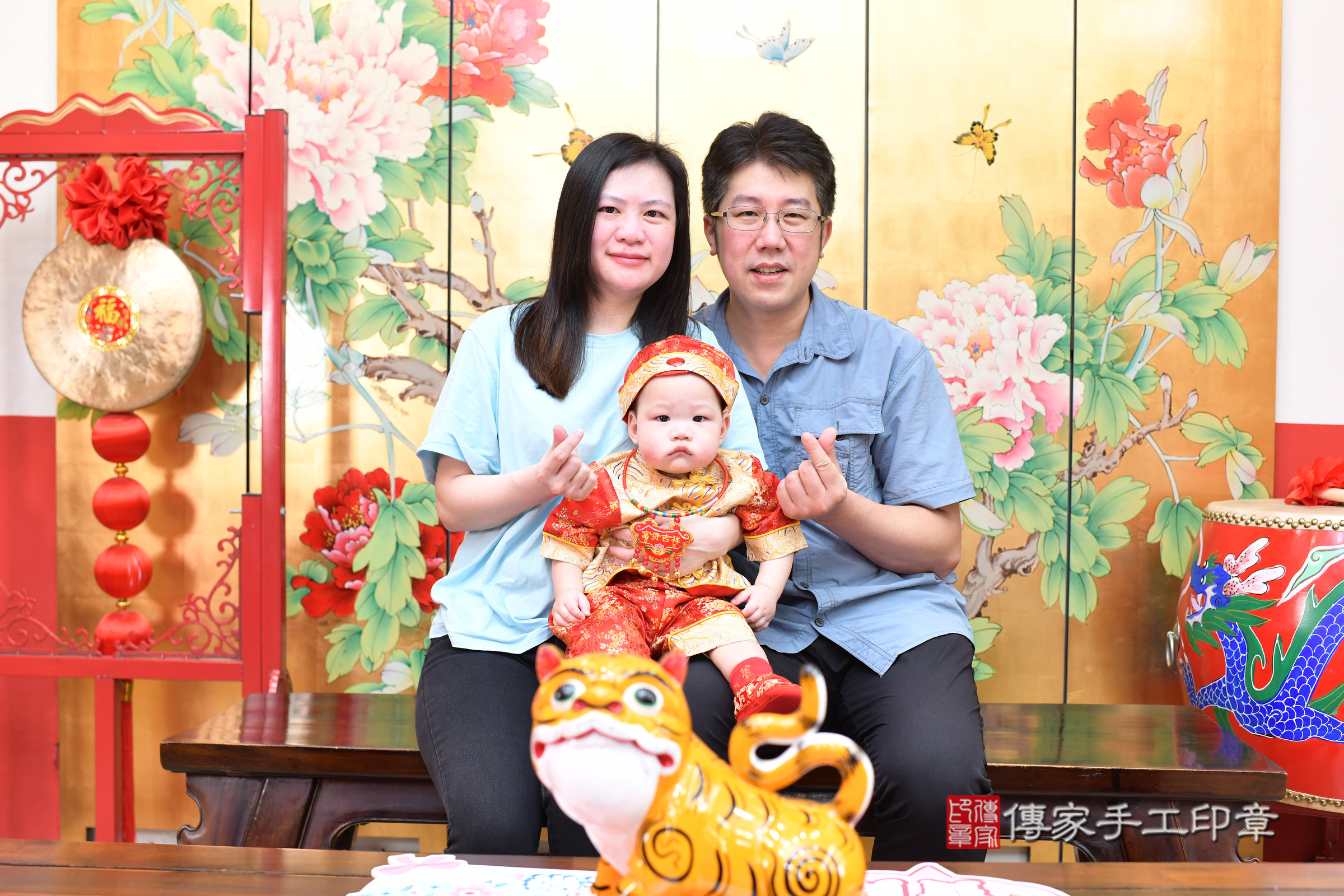 台北市大同區小瑔寶寶抓周推薦：傳家台北店抓周度脺中國風會場，嬰兒古禮抓周流程儀式吉祥話、抓周道具物品24種、拍照。抓周證書。2025.5.15，照片5