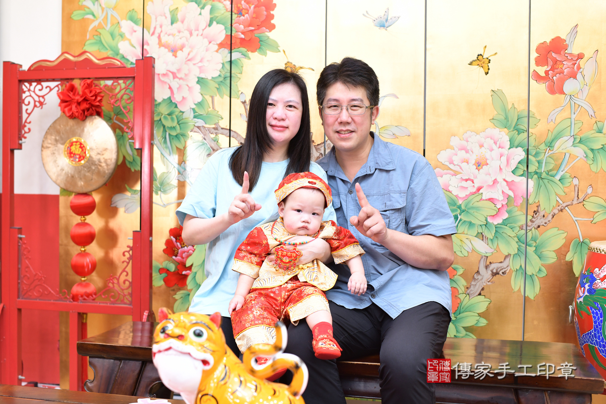 台北市大同區小瑔寶寶抓周推薦：傳家台北店抓周度脺中國風會場，嬰兒古禮抓周流程儀式吉祥話、抓周道具物品24種、拍照。抓周證書。2025.5.15，照片4