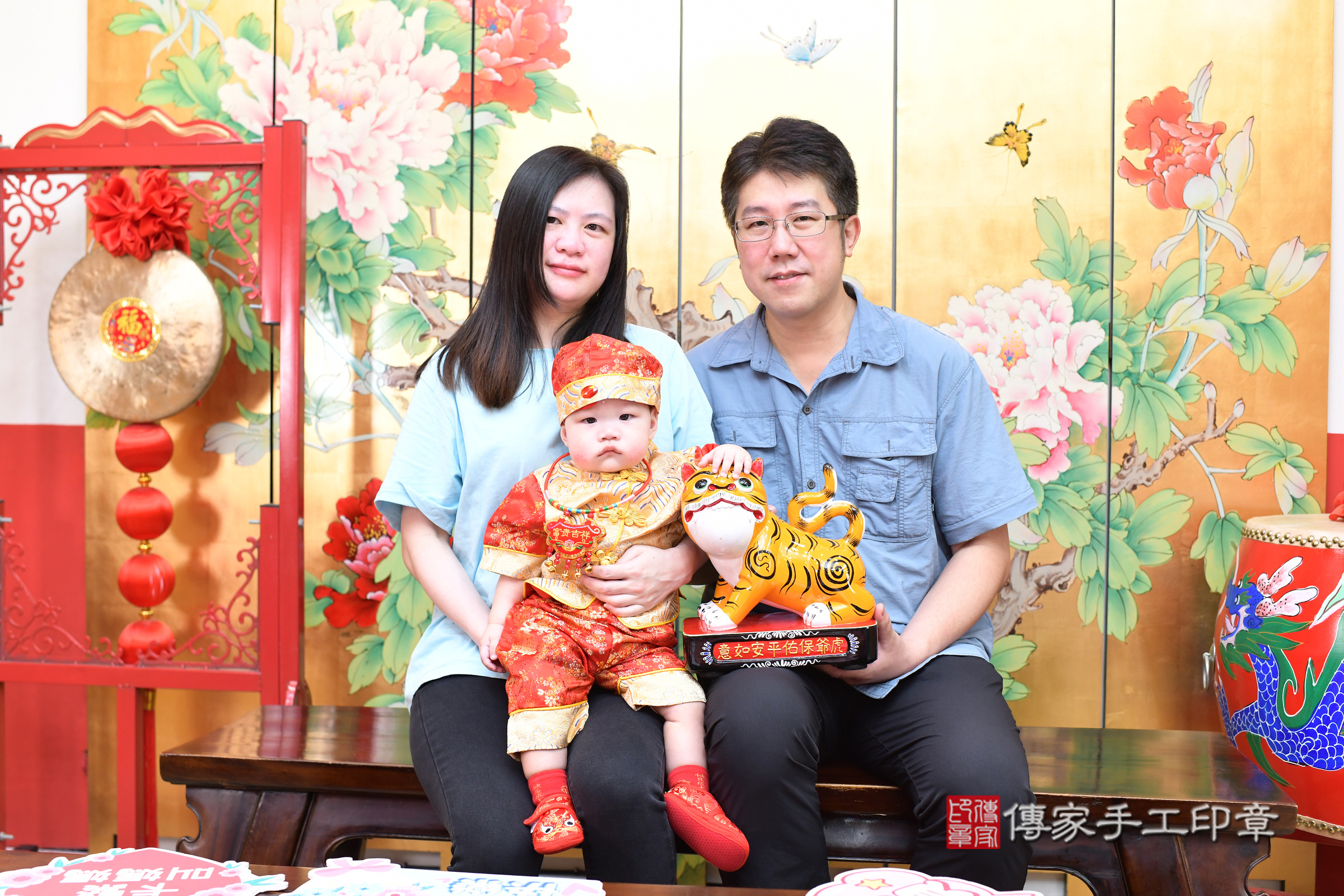 台北市大同區小瑔寶寶抓周推薦：傳家台北店抓周度脺中國風會場，嬰兒古禮抓周流程儀式吉祥話、抓周道具物品24種、拍照。抓周證書。2025.5.15，照片12