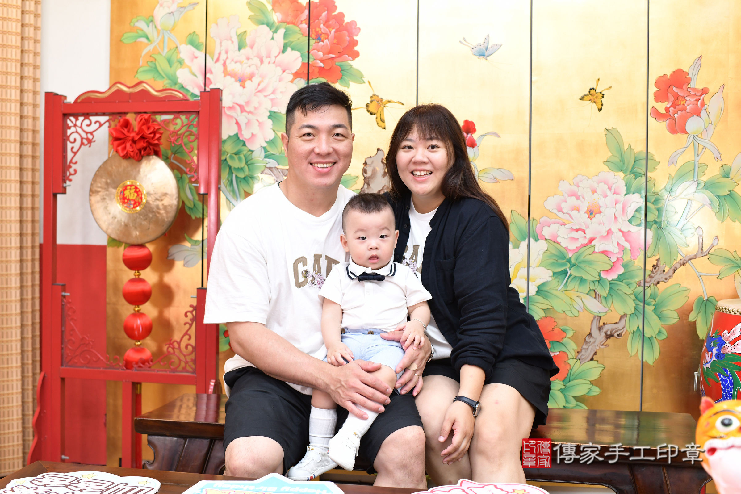 台北市大同區元元寶寶抓周推薦：傳家台北店抓周度脺中國風會場，嬰兒古禮抓周流程儀式吉祥話、抓周道具物品24種、拍照。抓周證書。2025.5.17，照片2