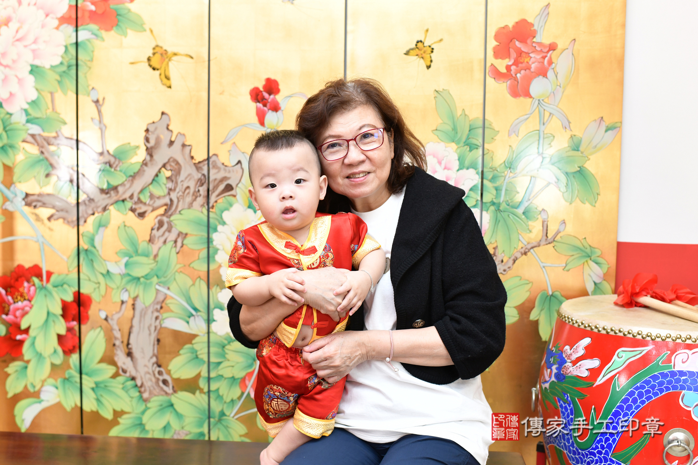 台北市大同區元元寶寶抓周推薦：傳家台北店抓周度脺中國風會場，嬰兒古禮抓周流程儀式吉祥話、抓周道具物品24種、拍照。抓周證書。2025.5.17，照片5
