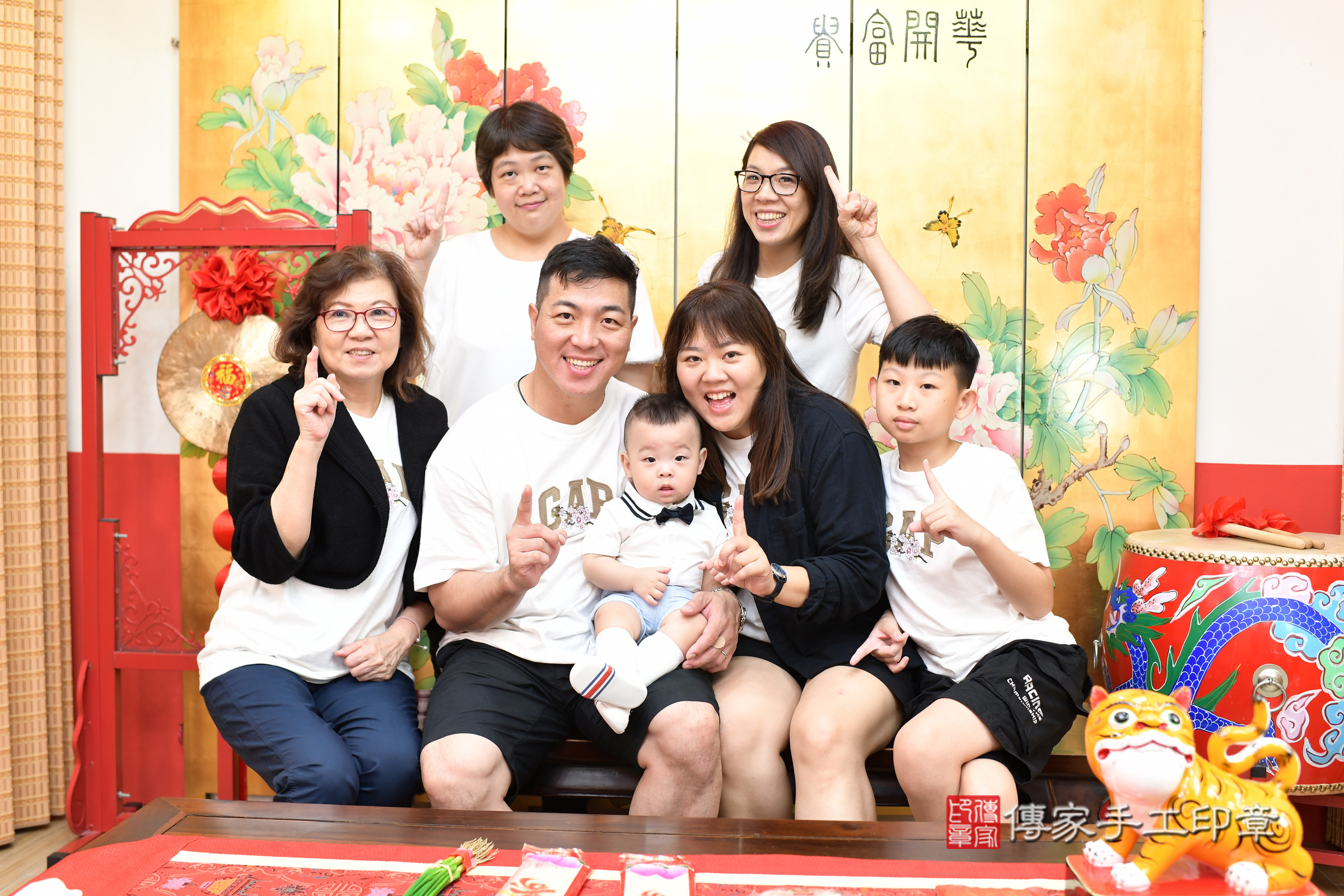 台北市大同區元元寶寶抓周推薦：傳家台北店抓周度脺中國風會場，嬰兒古禮抓周流程儀式吉祥話、抓周道具物品24種、拍照。抓周證書。2025.5.17，照片18