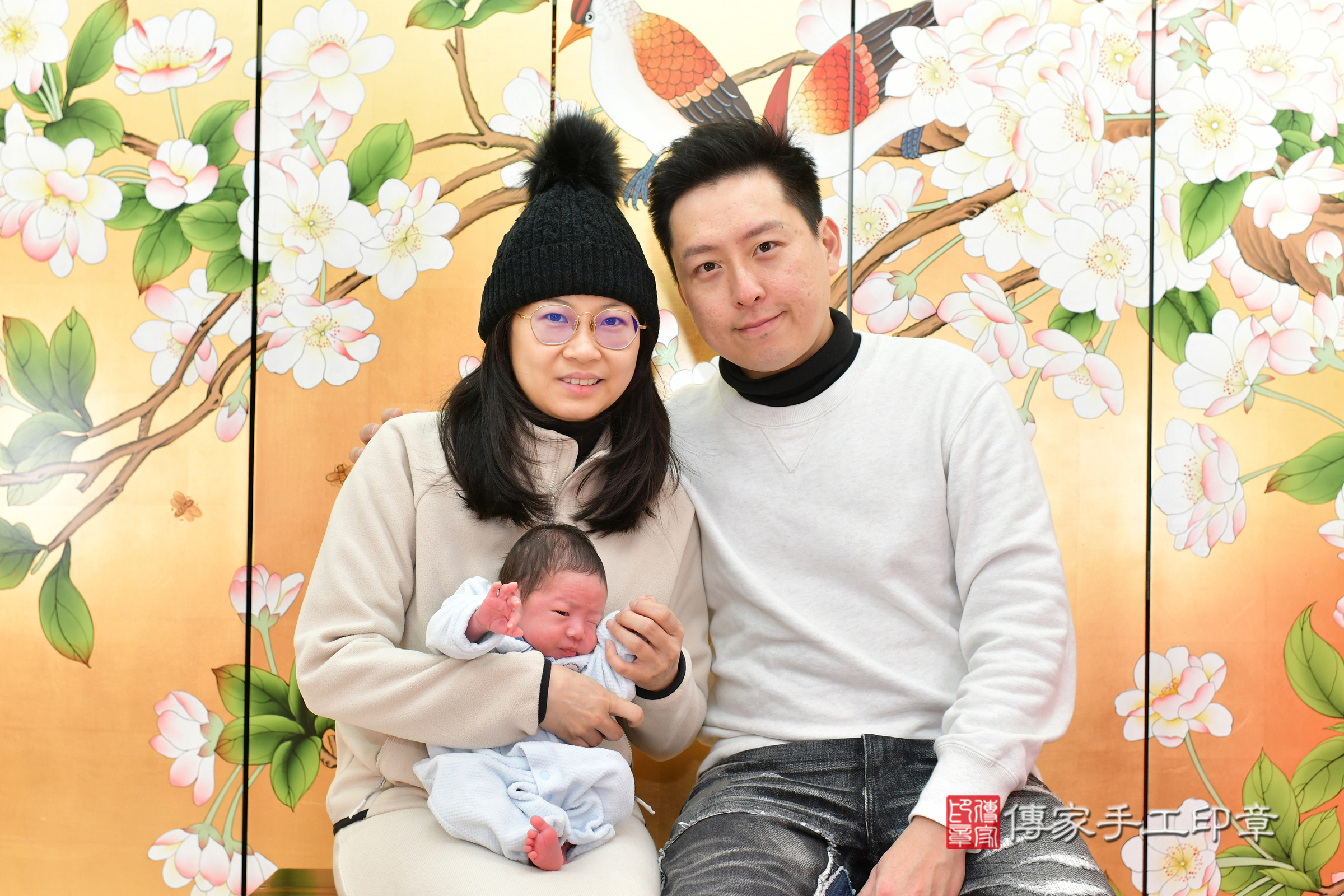 小希寶寶(台中市北區嬰兒寶寶滿月剃頭理髮、嬰兒剃胎毛儀式吉祥話)。中國風會場，爸媽寶貝穿「日中韓」古裝禮服。專業拍照、證書。★購買「臍帶章、肚臍章、胎毛筆刷印章」贈送：剃頭、收涎、抓周，三選一。2025.2.4，照片5