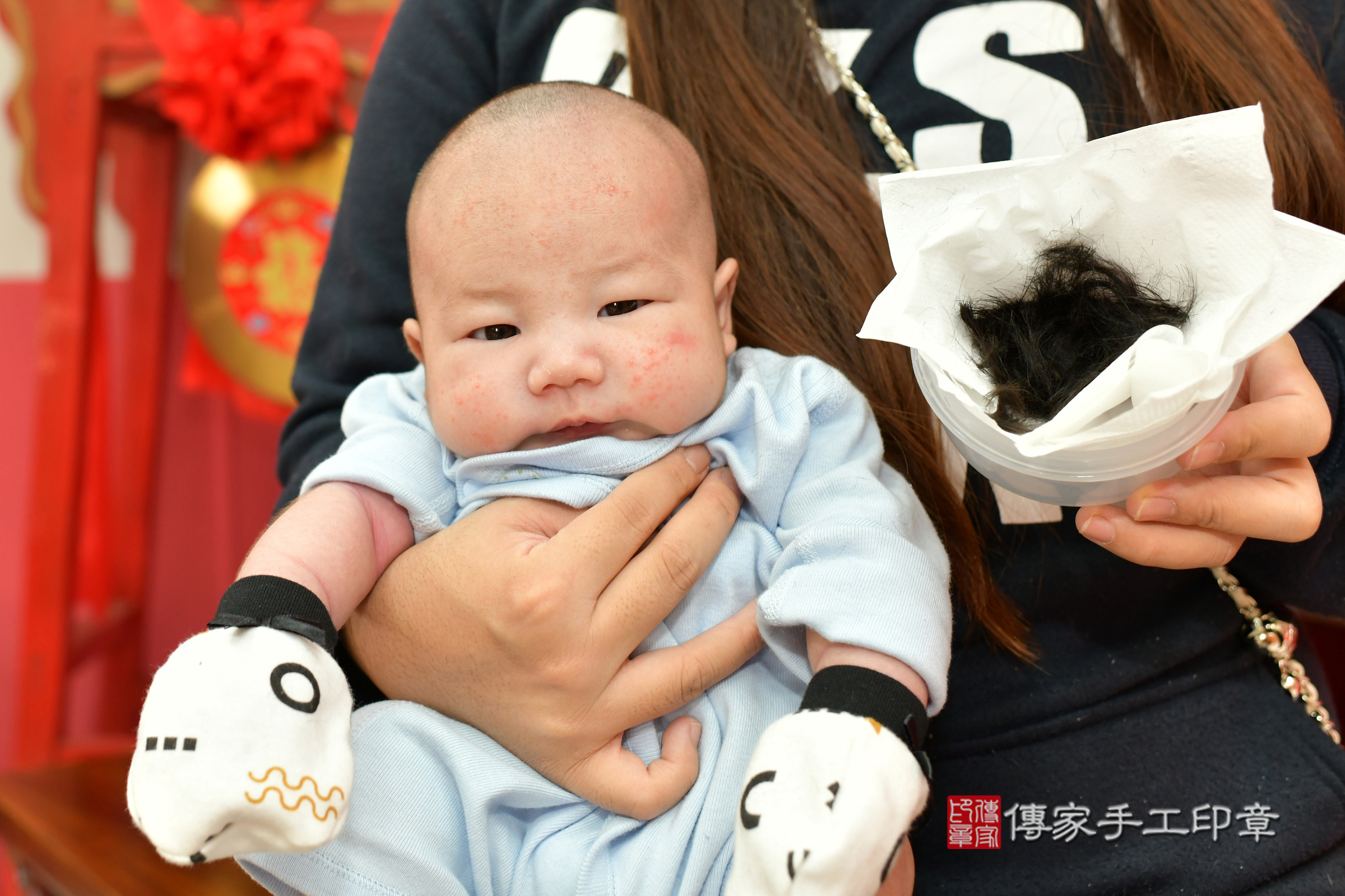 明明寶寶(台中市北區嬰兒寶寶滿月剃頭理髮、嬰兒剃胎毛儀式吉祥話)。中國風會場，爸媽寶貝穿「日中韓」古裝禮服。專業拍照、證書。★購買「臍帶章、肚臍章、胎毛筆刷印章」贈送：剃頭、收涎、抓周，三選一。2025.2.5，照片16