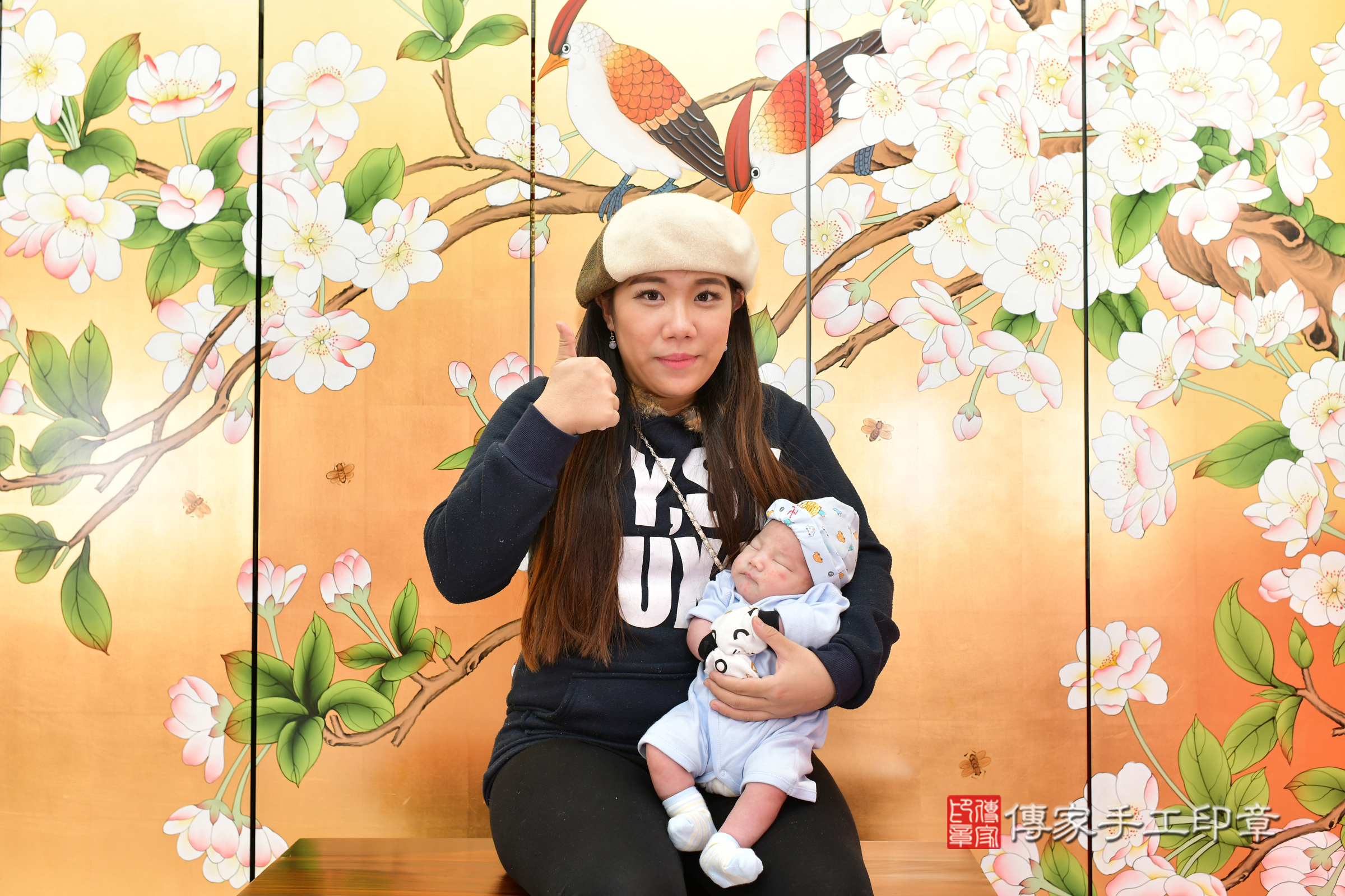 明明寶寶(台中市北區嬰兒寶寶滿月剃頭理髮、嬰兒剃胎毛儀式吉祥話)。中國風會場，爸媽寶貝穿「日中韓」古裝禮服。專業拍照、證書。★購買「臍帶章、肚臍章、胎毛筆刷印章」贈送：剃頭、收涎、抓周，三選一。2025.2.5，照片5