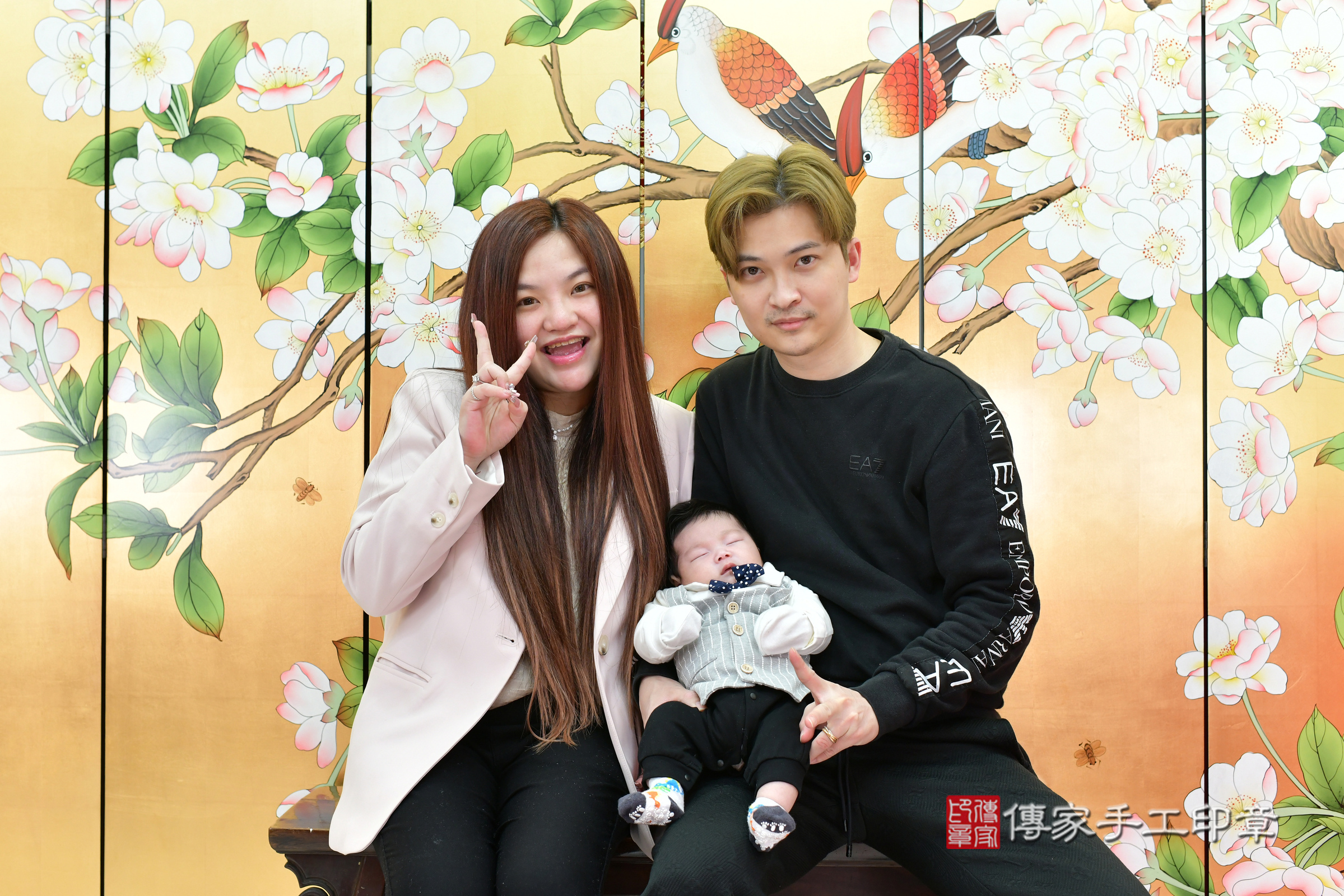 瑒瑒寶寶(台中市北區嬰兒寶寶滿月剃頭理髮、嬰兒剃胎毛儀式吉祥話)。中國風會場，爸媽寶貝穿「日中韓」古裝禮服。專業拍照、證書。★購買「臍帶章、肚臍章、胎毛筆刷印章」贈送：剃頭、收涎、抓周，三選一。2025.2.11，照片8