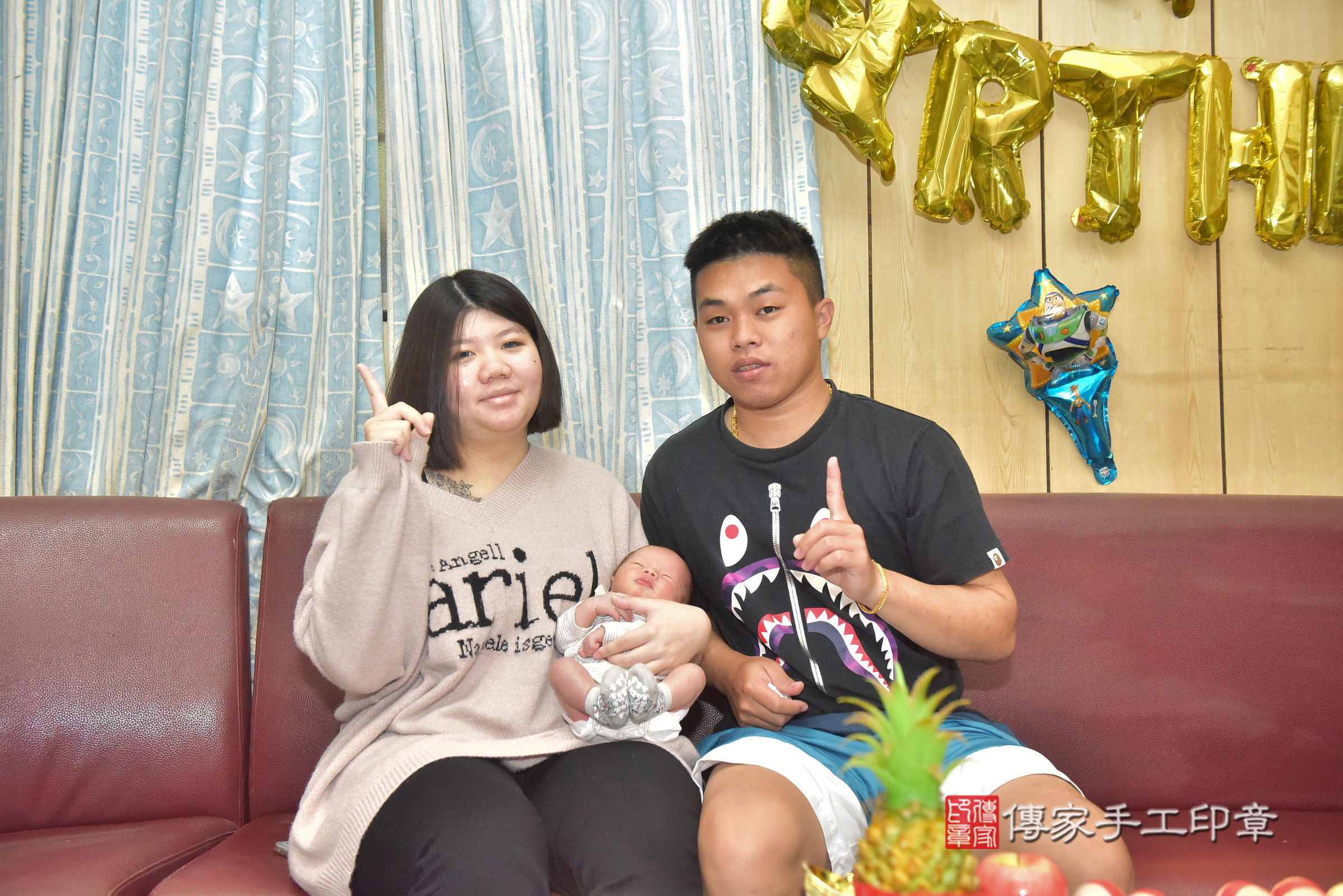 宸宸寶寶(台中市龍井區到府嬰兒宸宸寶寶滿月剃頭理髮、到府嬰兒剃胎毛儀式吉祥話)。到府剃頭剃胎毛主持、專業拍照、證書。★購買「臍帶章、肚臍章、胎毛筆刷印章」贈送：剃頭、收涎、抓周，三選一。2025.2.12，照片2