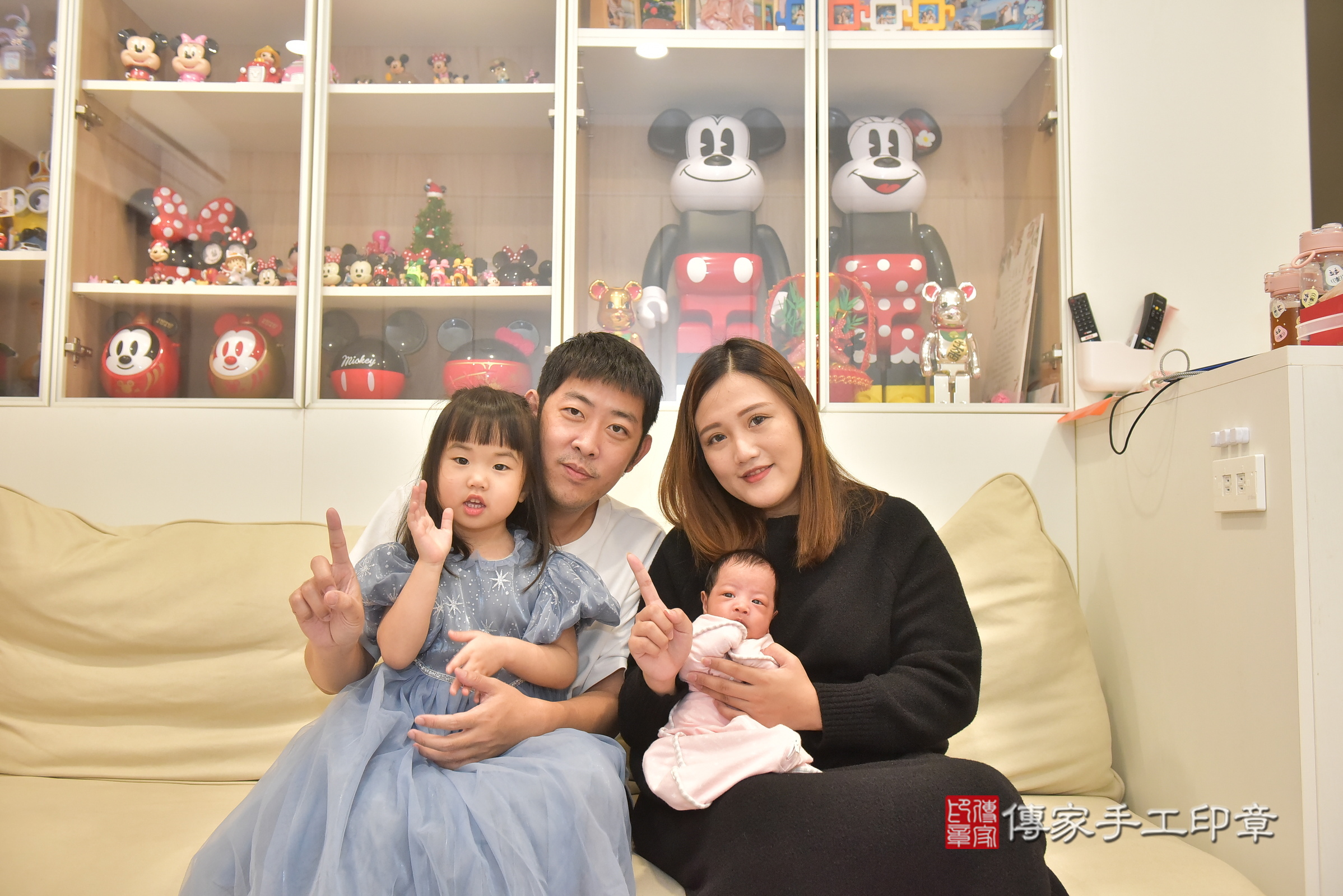 鈞鈞寶寶(台中市北屯區到府嬰兒鈞鈞寶寶滿月剃頭理髮、到府嬰兒剃胎毛儀式吉祥話)。到府剃頭剃胎毛主持、專業拍照、證書。★購買「臍帶章、肚臍章、胎毛筆刷印章」贈送：剃頭、收涎、抓周，三選一。2025.2.16，照片2