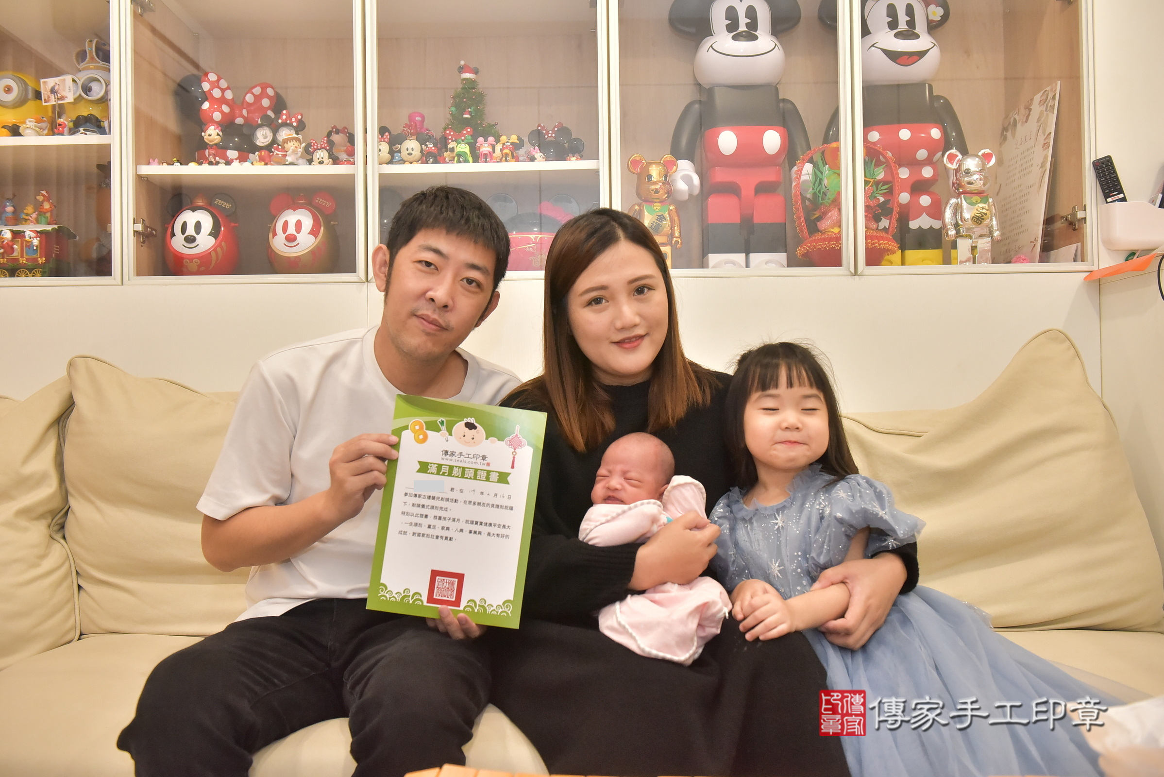 鈞鈞寶寶(台中市北屯區到府嬰兒鈞鈞寶寶滿月剃頭理髮、到府嬰兒剃胎毛儀式吉祥話)。到府剃頭剃胎毛主持、專業拍照、證書。★購買「臍帶章、肚臍章、胎毛筆刷印章」贈送：剃頭、收涎、抓周，三選一。2025.2.16，照片14