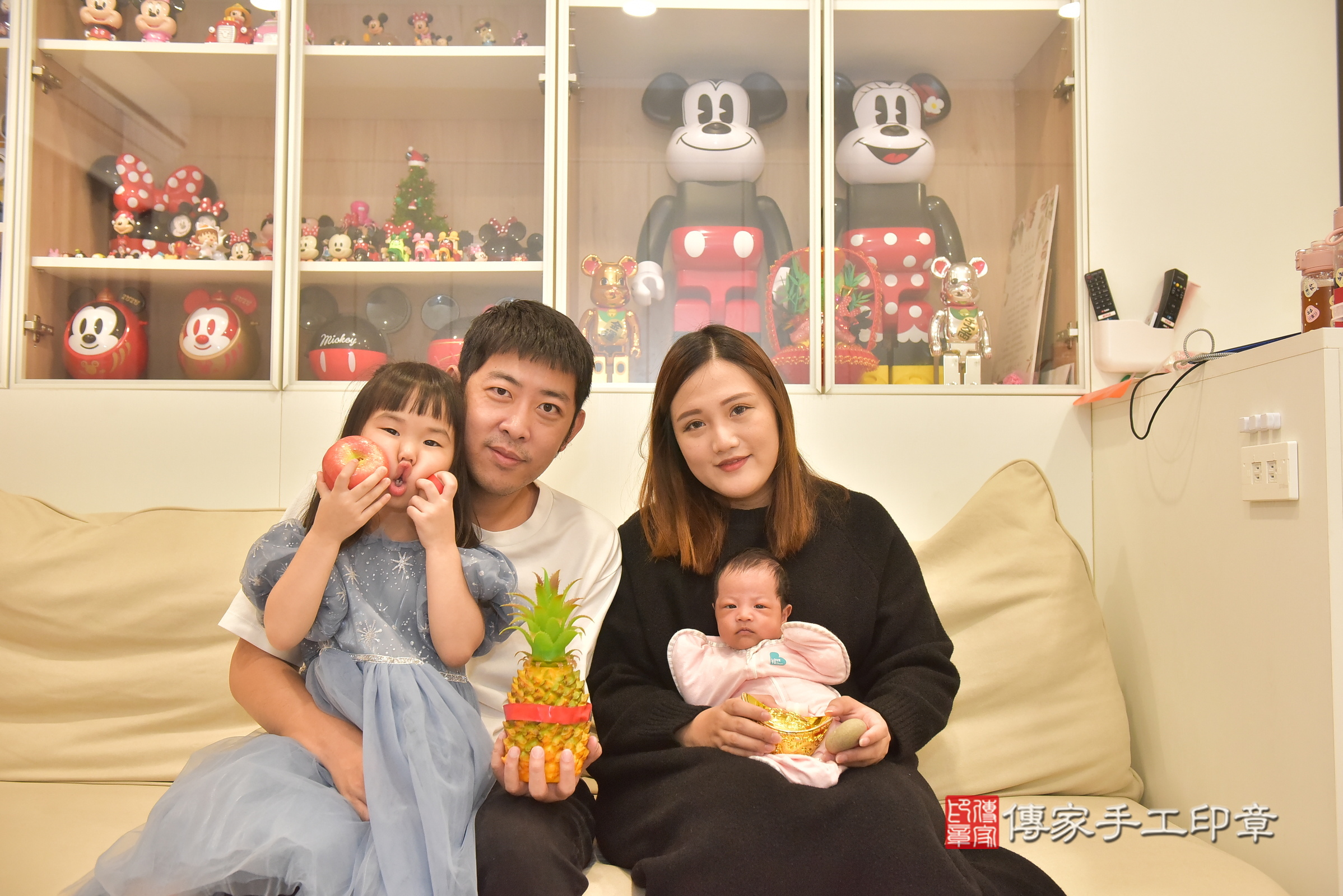 鈞鈞寶寶(台中市北屯區到府嬰兒鈞鈞寶寶滿月剃頭理髮、到府嬰兒剃胎毛儀式吉祥話)。到府剃頭剃胎毛主持、專業拍照、證書。★購買「臍帶章、肚臍章、胎毛筆刷印章」贈送：剃頭、收涎、抓周，三選一。2025.2.16，照片6