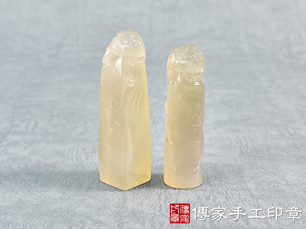 頂級淺色瑪瑙精雕貔貅 :開運印章 2.jpg