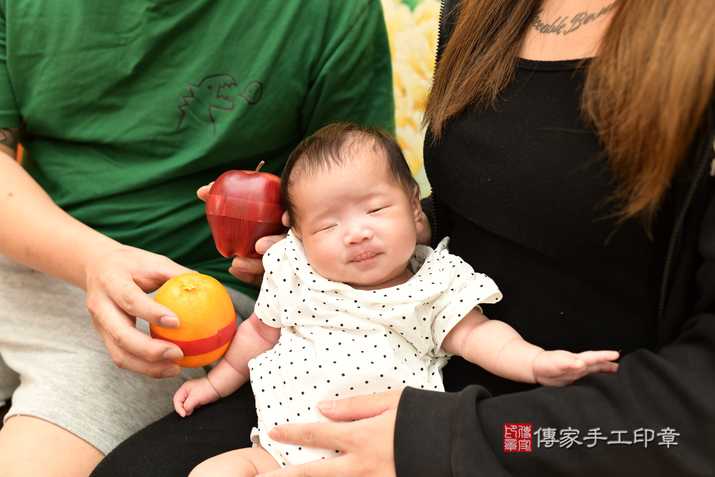 希希寶寶(新北市永和區嬰兒寶寶滿月剃頭理髮、嬰兒剃胎毛儀式吉祥話)。中國風會場，爸媽寶貝穿「日中韓」古裝禮服。專業拍照、證書。★購買「臍帶章、肚臍章、胎毛筆刷印章」贈送：剃頭、收涎、抓周，三選一。2025.5.20，照片9