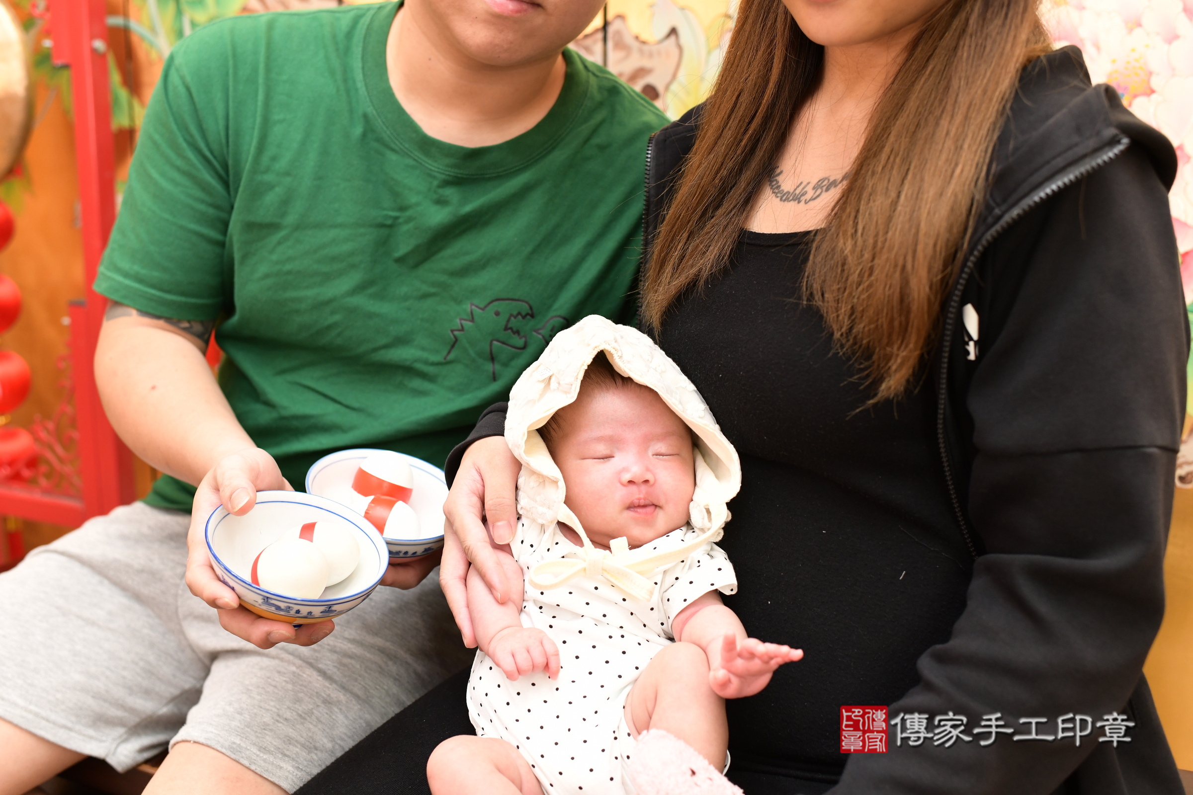 希希寶寶(新北市永和區嬰兒寶寶滿月剃頭理髮、嬰兒剃胎毛儀式吉祥話)。中國風會場，爸媽寶貝穿「日中韓」古裝禮服。專業拍照、證書。★購買「臍帶章、肚臍章、胎毛筆刷印章」贈送：剃頭、收涎、抓周，三選一。2025.5.20，照片5