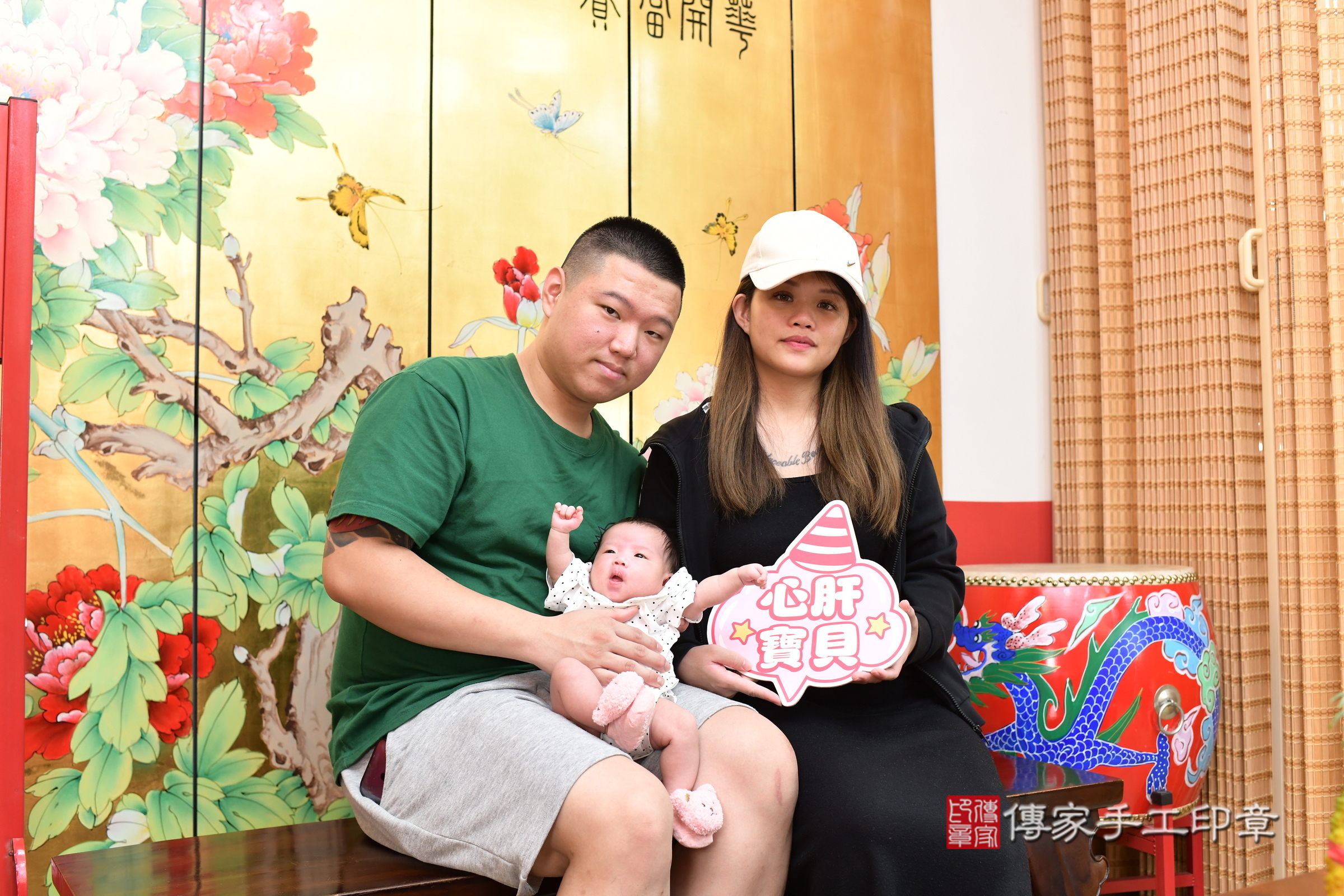 希希寶寶(新北市永和區嬰兒寶寶滿月剃頭理髮、嬰兒剃胎毛儀式吉祥話)。中國風會場，爸媽寶貝穿「日中韓」古裝禮服。專業拍照、證書。★購買「臍帶章、肚臍章、胎毛筆刷印章」贈送：剃頭、收涎、抓周，三選一。2025.5.20，照片2