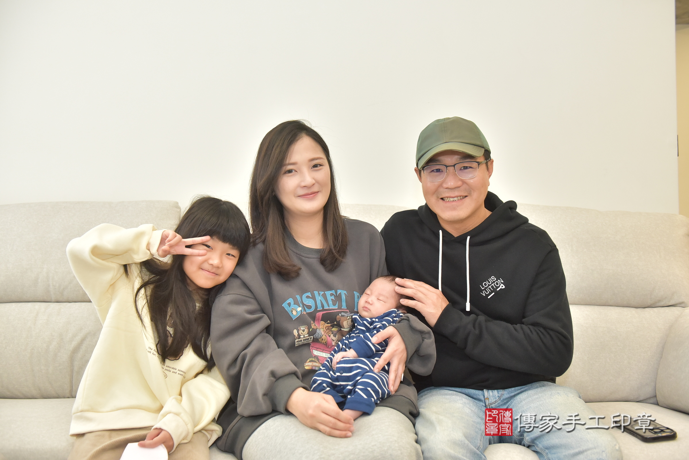 昊昊寶寶(斗六市到府嬰兒昊昊寶寶滿月剃頭理髮、到府嬰兒剃胎毛儀式吉祥話)。到府剃頭剃胎毛主持、專業拍照、證書。★購買「臍帶章、肚臍章、胎毛筆刷印章」贈送：剃頭、收涎、抓周，三選一。2025.2.23，照片5