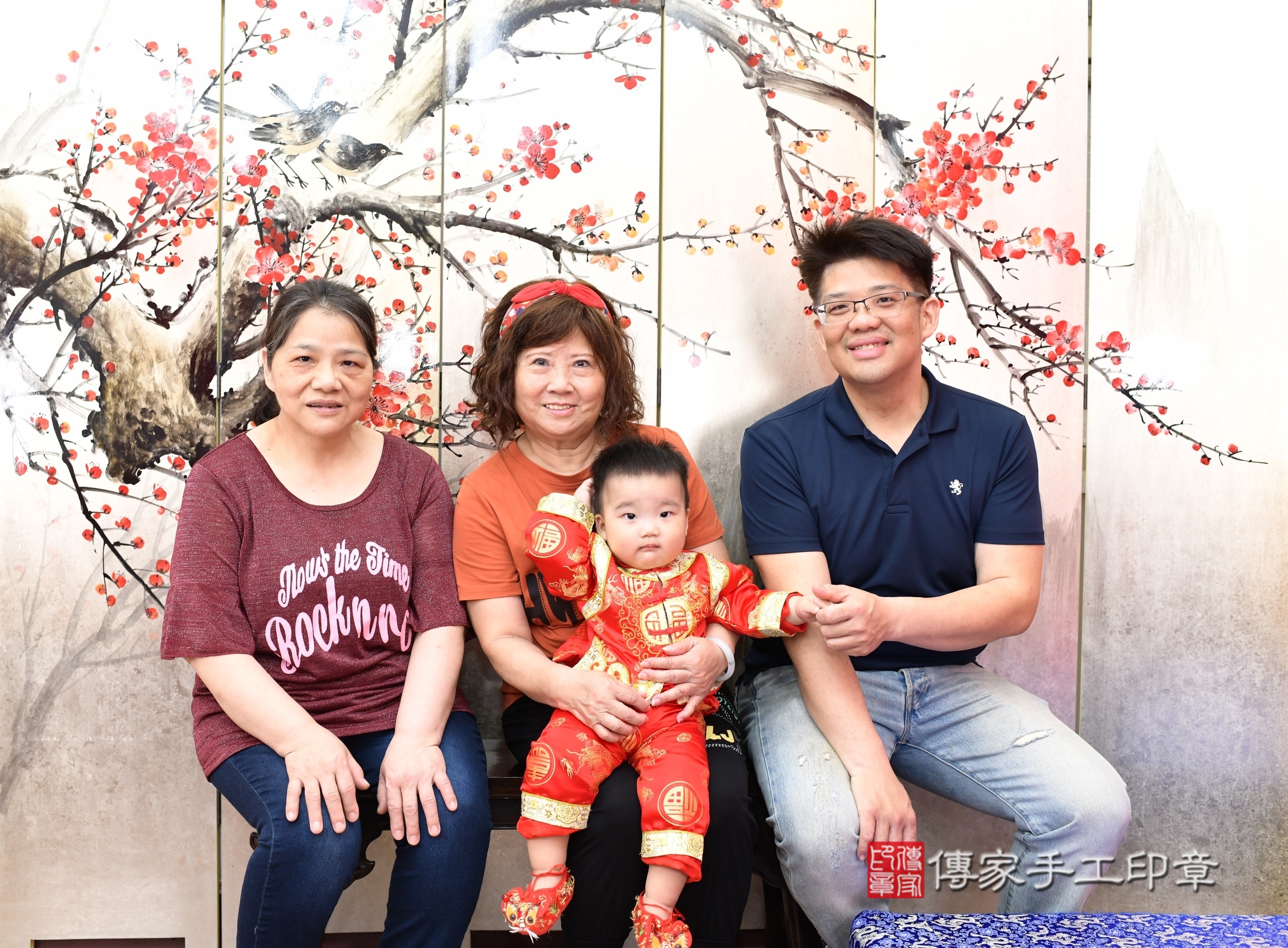 新北市永和區小源寶寶抓周推薦：傳家新北店抓周度脺中國風會場，嬰兒古禮抓周流程儀式吉祥話、抓周道具物品24種、拍照。抓周證書。2025.5.18，照片4
