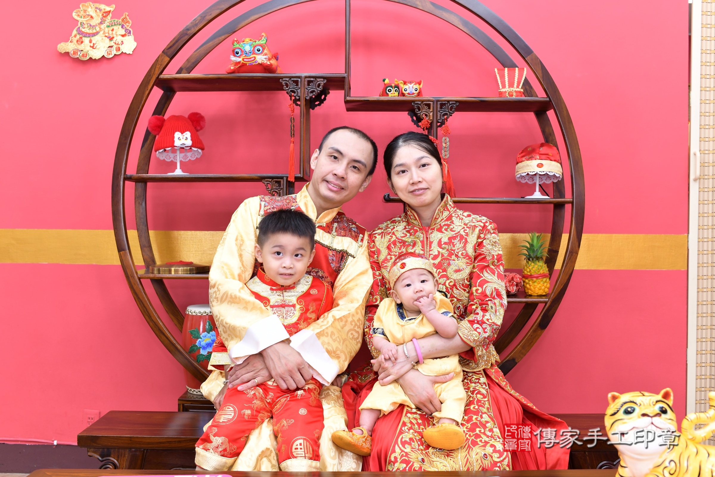 新北市永和區廷廷寶寶收涎推薦：傳家新北店收涎中國風會場，嬰兒古禮收涎收口水流程儀式、收涎吉祥話、收涎餅乾、收涎拍照。收涎證書。2025.5.20，照片11
