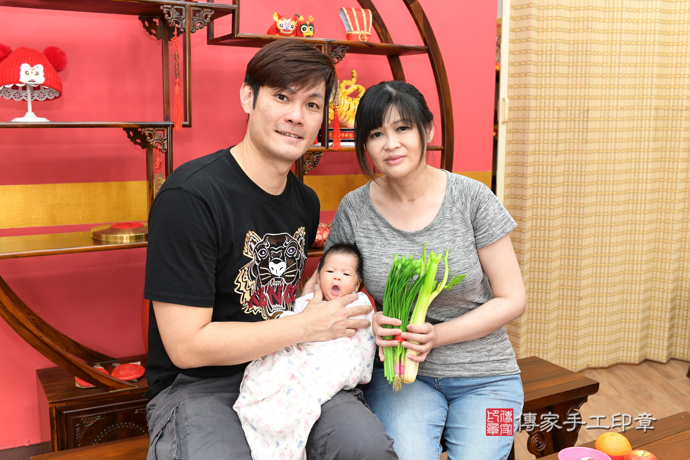 月月寶寶(新北市永和區嬰兒寶寶滿月剃頭理髮、嬰兒剃胎毛儀式吉祥話)。中國風會場，爸媽寶貝穿「日中韓」古裝禮服。專業拍照、證書。★購買「臍帶章、肚臍章、胎毛筆刷印章」贈送：剃頭、收涎、抓周，三選一。2025.5.14，照片11