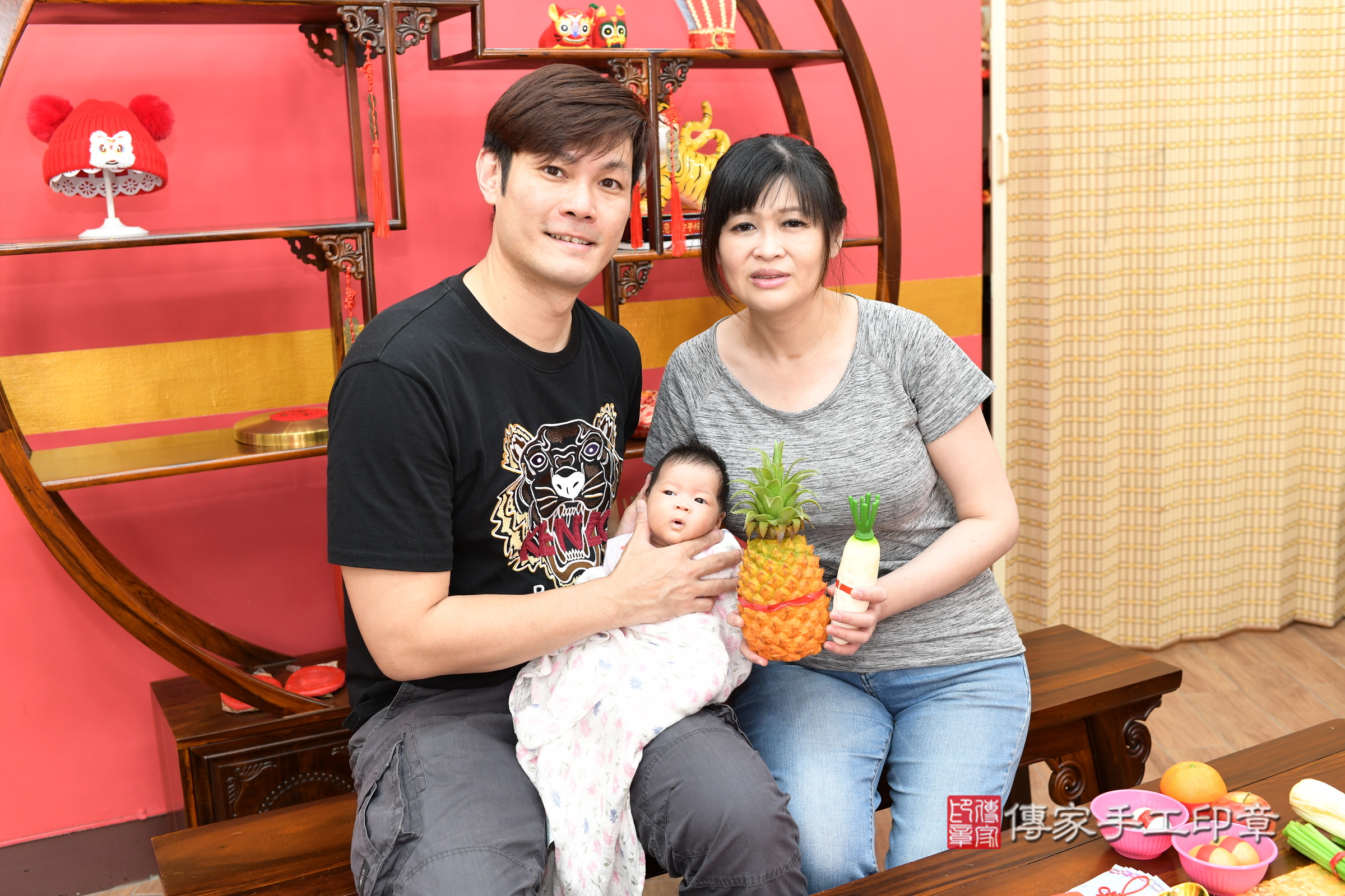 月月寶寶(新北市永和區嬰兒寶寶滿月剃頭理髮、嬰兒剃胎毛儀式吉祥話)。中國風會場，爸媽寶貝穿「日中韓」古裝禮服。專業拍照、證書。★購買「臍帶章、肚臍章、胎毛筆刷印章」贈送：剃頭、收涎、抓周，三選一。2025.5.14，照片13