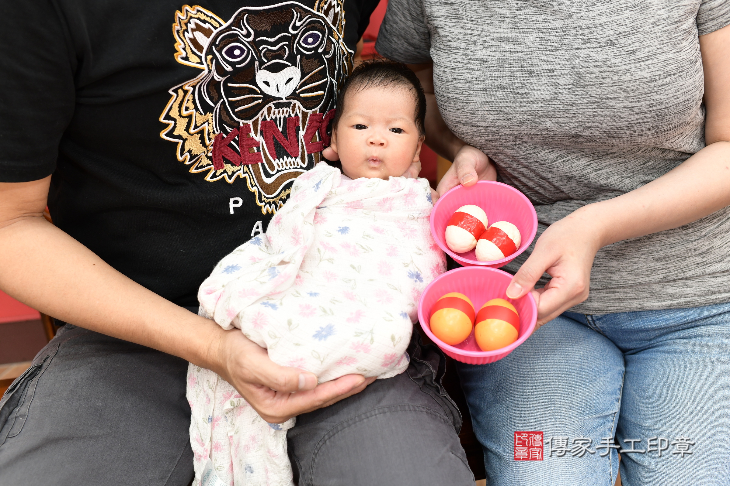 月月寶寶(新北市永和區嬰兒寶寶滿月剃頭理髮、嬰兒剃胎毛儀式吉祥話)。中國風會場，爸媽寶貝穿「日中韓」古裝禮服。專業拍照、證書。★購買「臍帶章、肚臍章、胎毛筆刷印章」贈送：剃頭、收涎、抓周，三選一。2025.5.14，照片5