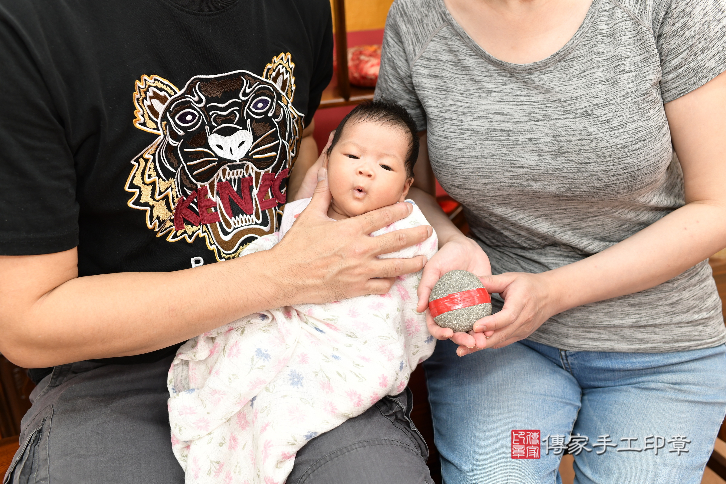 月月寶寶(新北市永和區嬰兒寶寶滿月剃頭理髮、嬰兒剃胎毛儀式吉祥話)。中國風會場，爸媽寶貝穿「日中韓」古裝禮服。專業拍照、證書。★購買「臍帶章、肚臍章、胎毛筆刷印章」贈送：剃頭、收涎、抓周，三選一。2025.5.14，照片14