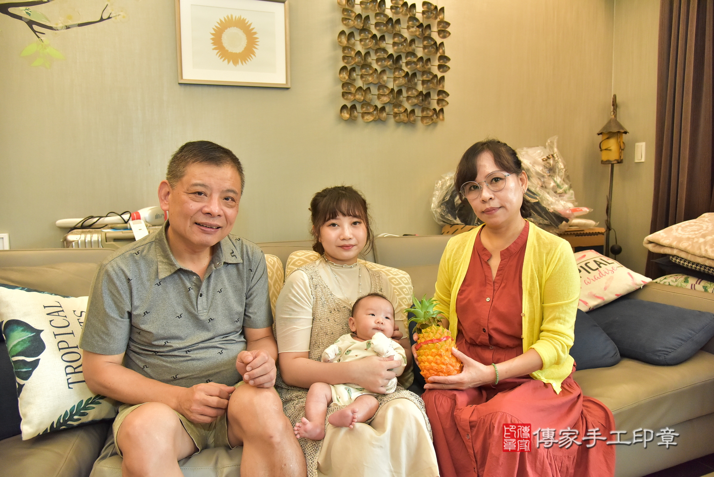 樂樂寶寶(新北市到府嬰兒樂樂寶寶滿月剃頭理髮、到府嬰兒剃胎毛儀式吉祥話)。到府剃頭剃胎毛主持、專業拍照、證書。★購買「臍帶章、肚臍章、胎毛筆刷印章」贈送：剃頭、收涎、抓周，三選一。2025.5.21，照片8