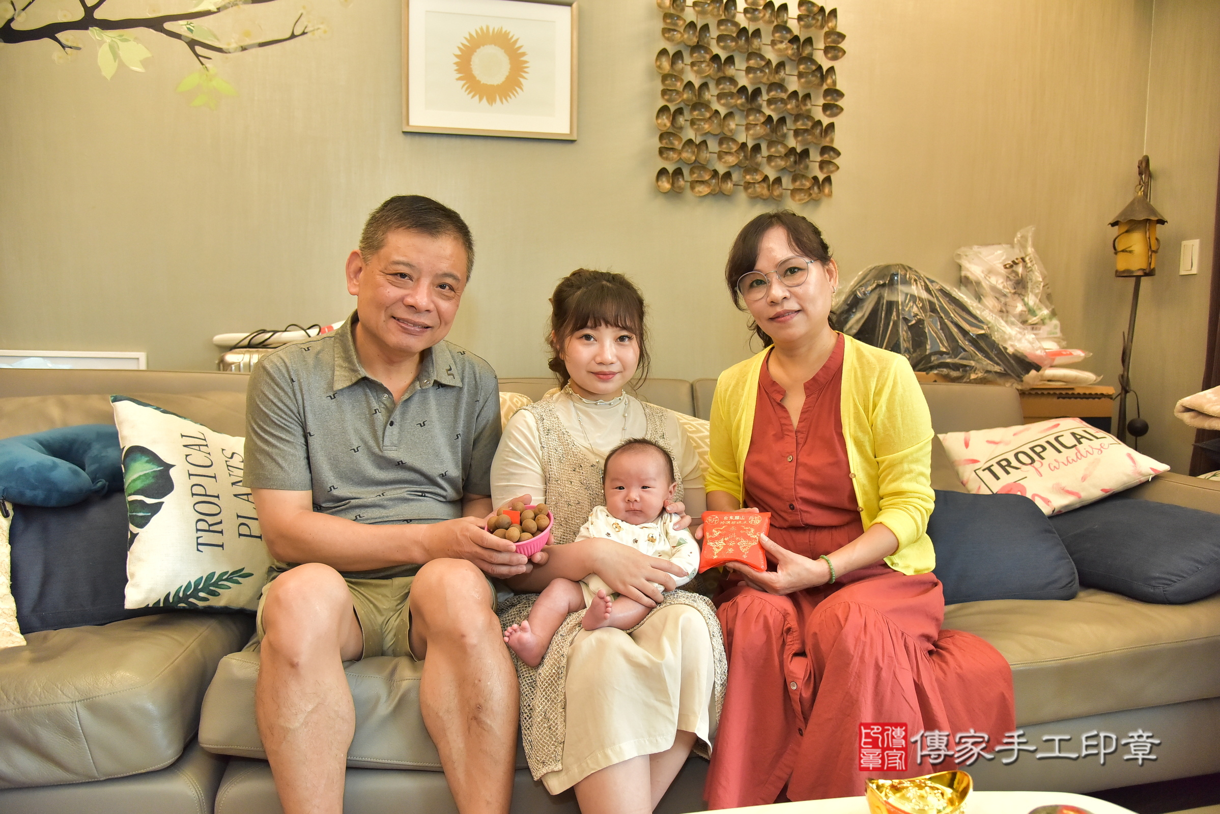 樂樂寶寶(新北市到府嬰兒樂樂寶寶滿月剃頭理髮、到府嬰兒剃胎毛儀式吉祥話)。到府剃頭剃胎毛主持、專業拍照、證書。★購買「臍帶章、肚臍章、胎毛筆刷印章」贈送：剃頭、收涎、抓周，三選一。2025.5.21，照片4