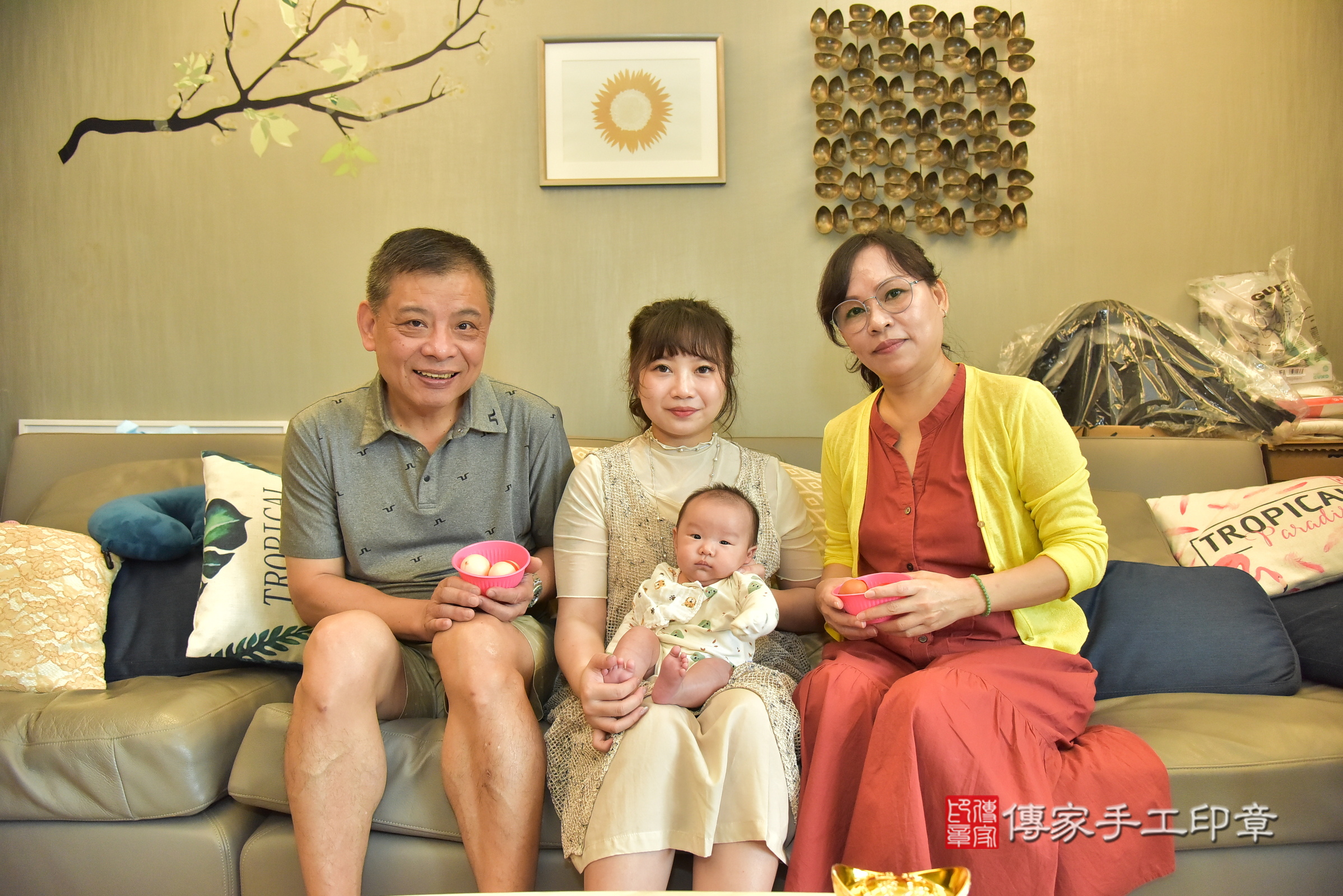 樂樂寶寶(新北市到府嬰兒樂樂寶寶滿月剃頭理髮、到府嬰兒剃胎毛儀式吉祥話)。到府剃頭剃胎毛主持、專業拍照、證書。★購買「臍帶章、肚臍章、胎毛筆刷印章」贈送：剃頭、收涎、抓周，三選一。2025.5.21，照片3