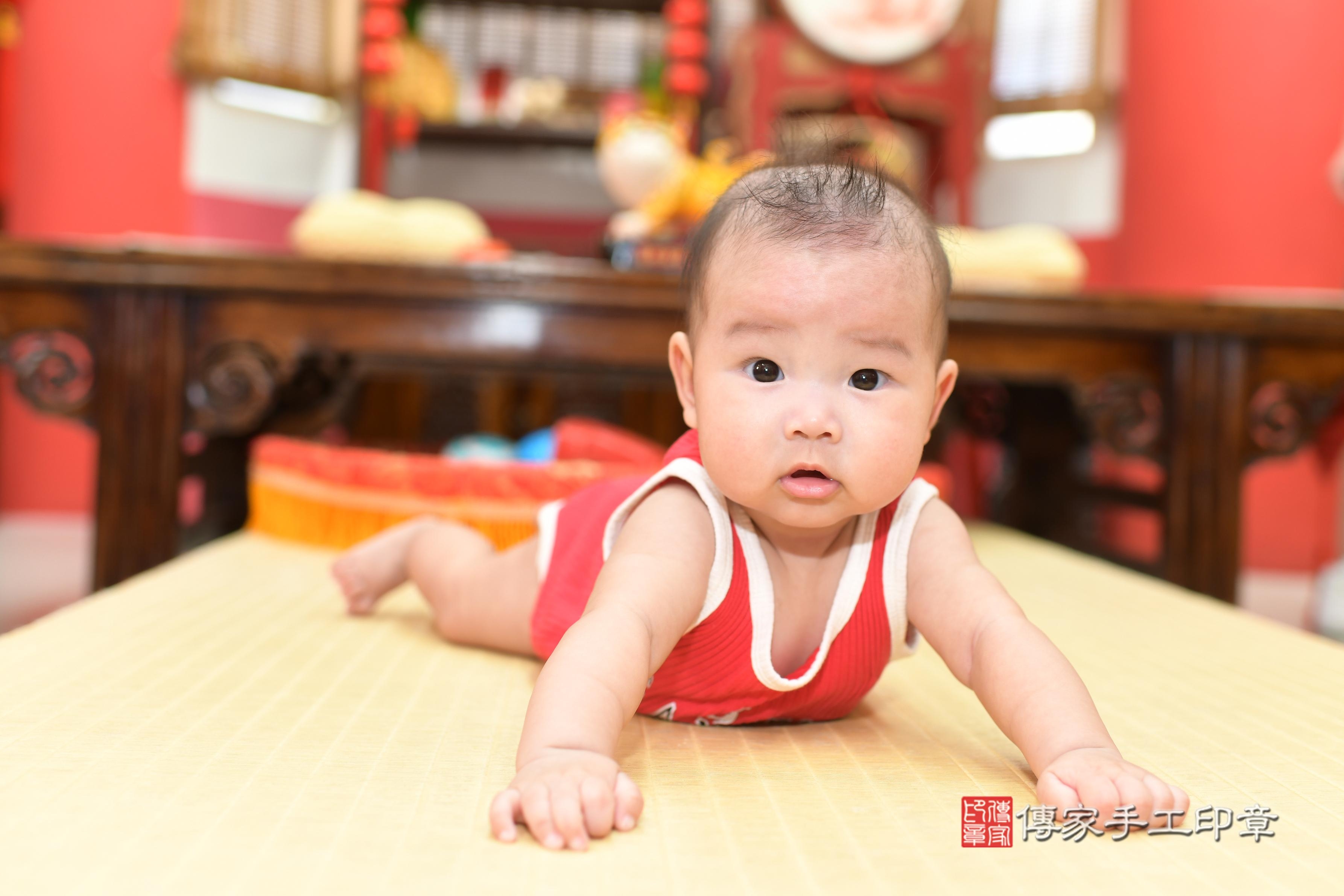 記錄寶寶的第一次收涎儀式,傳統與愛的完美結合。傳家高雄店古禮:高雄 .....照:0