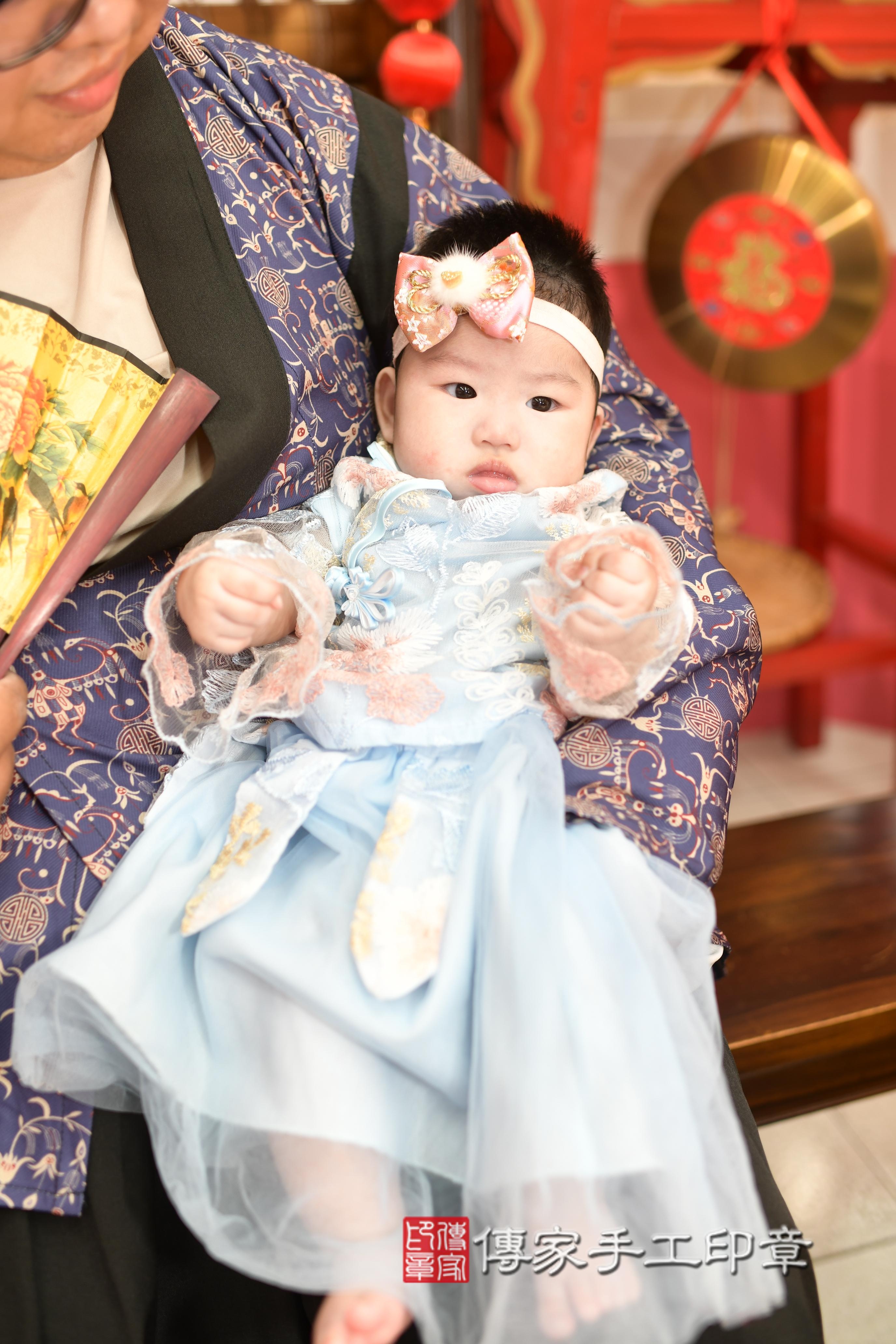 傳家手工印章高雄店、抓周、度脺、中國風會場、傳家嬰兒古禮、吉祥話、抓周道具物品24種、拍照。抓周證書。寶寶抓周、滿周歲、生日快樂、祝福