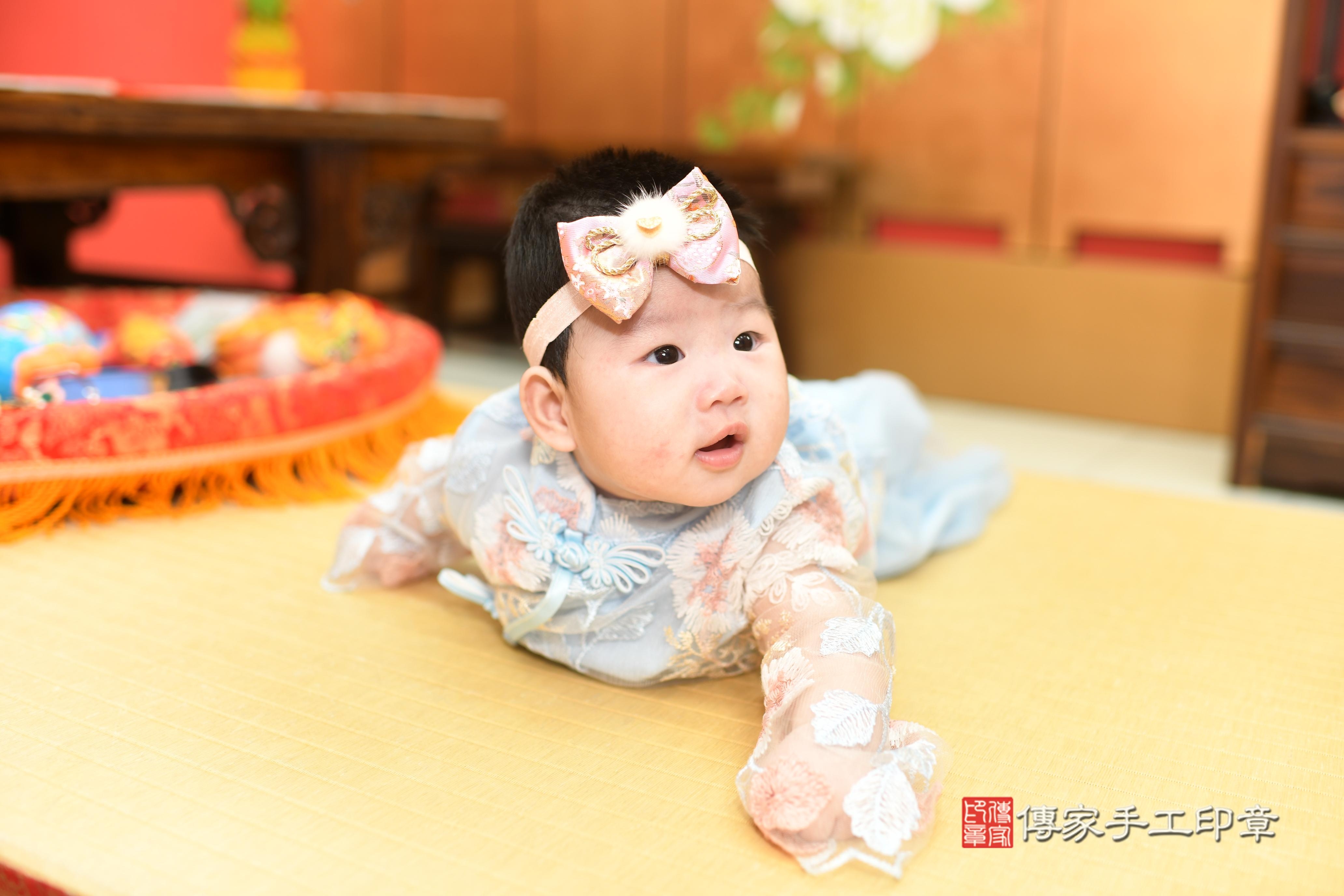 傳家手工印章高雄店、抓周、度脺、中國風會場、傳家嬰兒古禮、吉祥話、抓周道具物品24種、拍照。抓周證書。寶寶抓周、滿周歲、生日快樂、祝福