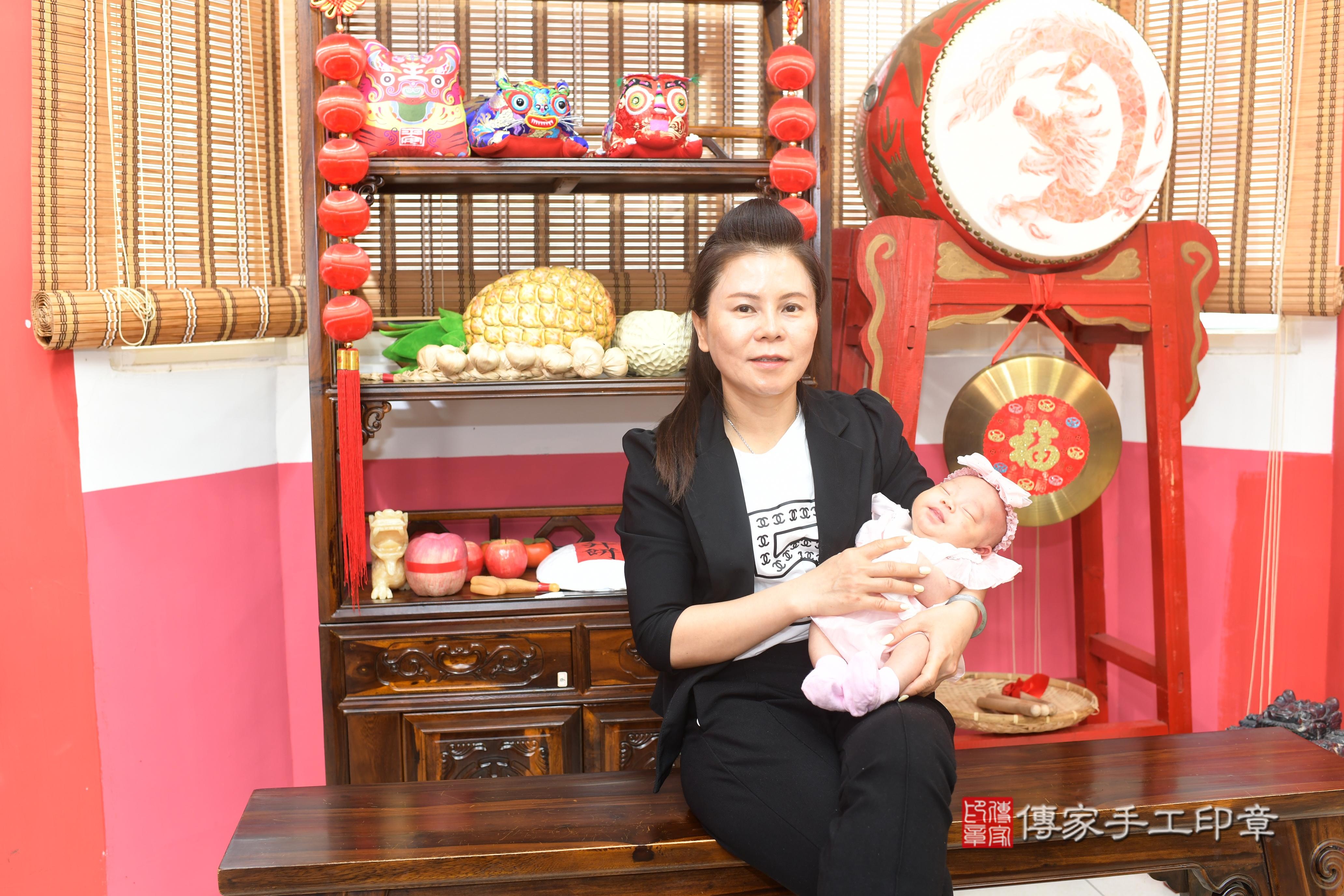 傳家手工印章高雄店、抓周、度脺、中國風會場、傳家嬰兒古禮、吉祥話、抓周道具物品24種、拍照。抓周證書。寶寶抓周、滿周歲、生日快樂、祝福