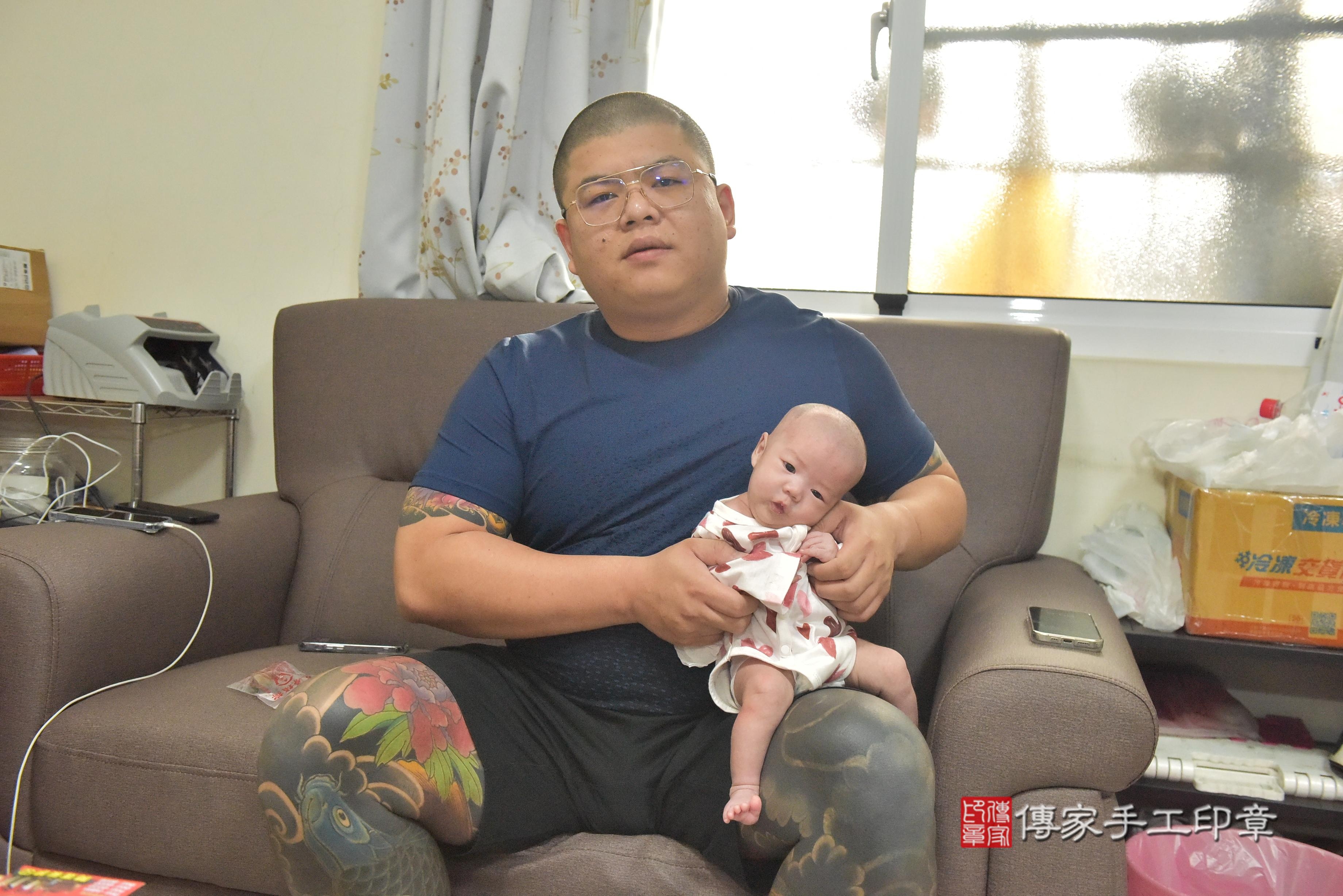 傳家手工印章高雄店、抓周、度脺、中國風會場、傳家嬰兒古禮、吉祥話、抓周道具物品24種、拍照。抓周證書。寶寶抓周、滿周歲、生日快樂、祝福