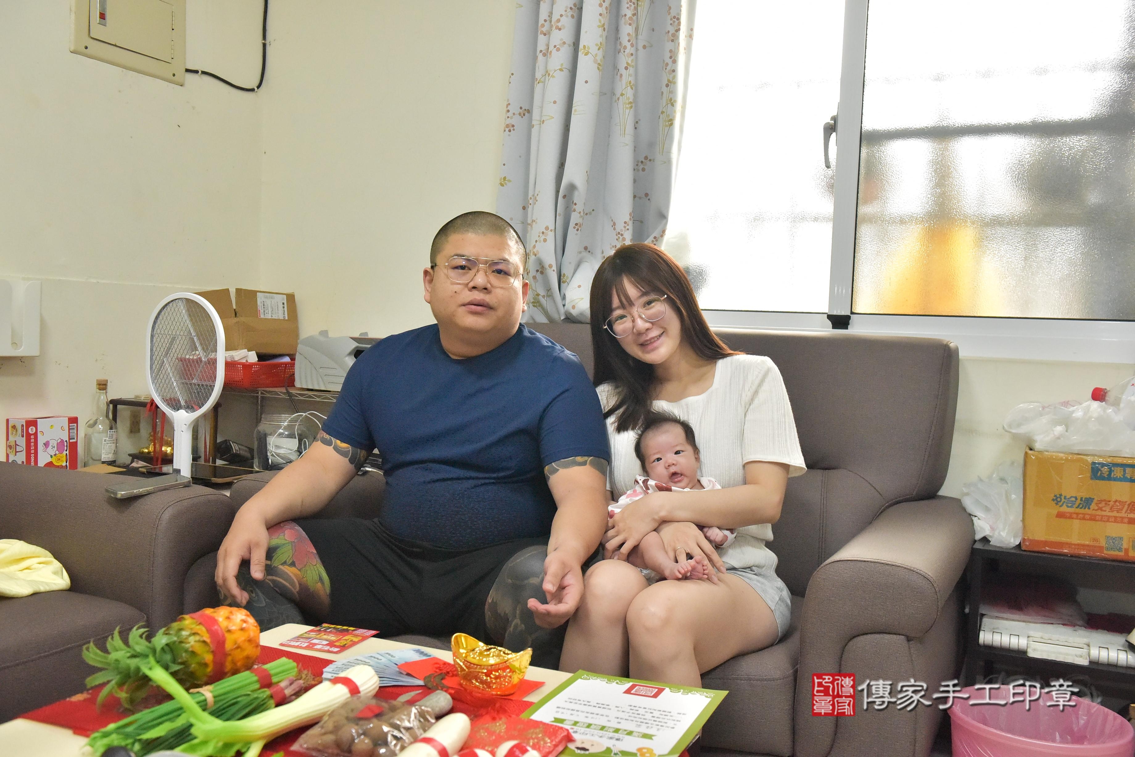 傳家手工印章高雄店、抓周、度脺、中國風會場、傳家嬰兒古禮、吉祥話、抓周道具物品24種、拍照。抓周證書。寶寶抓周、滿周歲、生日快樂、祝福