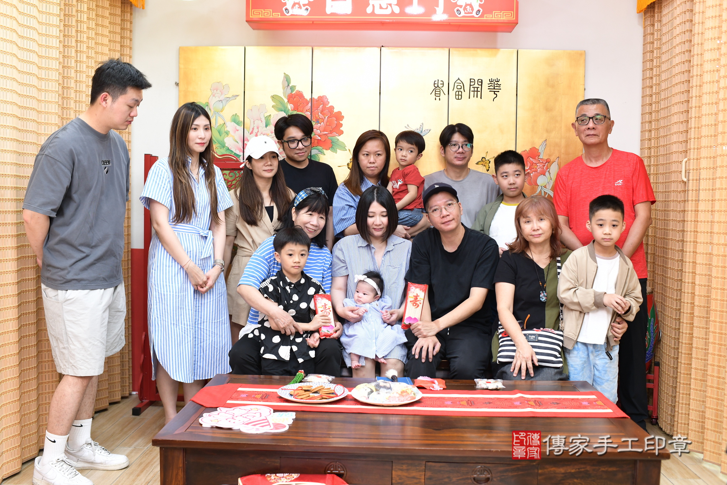 台北市大同區芮芮寶寶收涎推薦：傳家台北店收涎中國風會場，嬰兒古禮收涎收口水流程儀式、收涎吉祥話、收涎餅乾、收涎拍照。收涎證書。2025.5.17，照片12