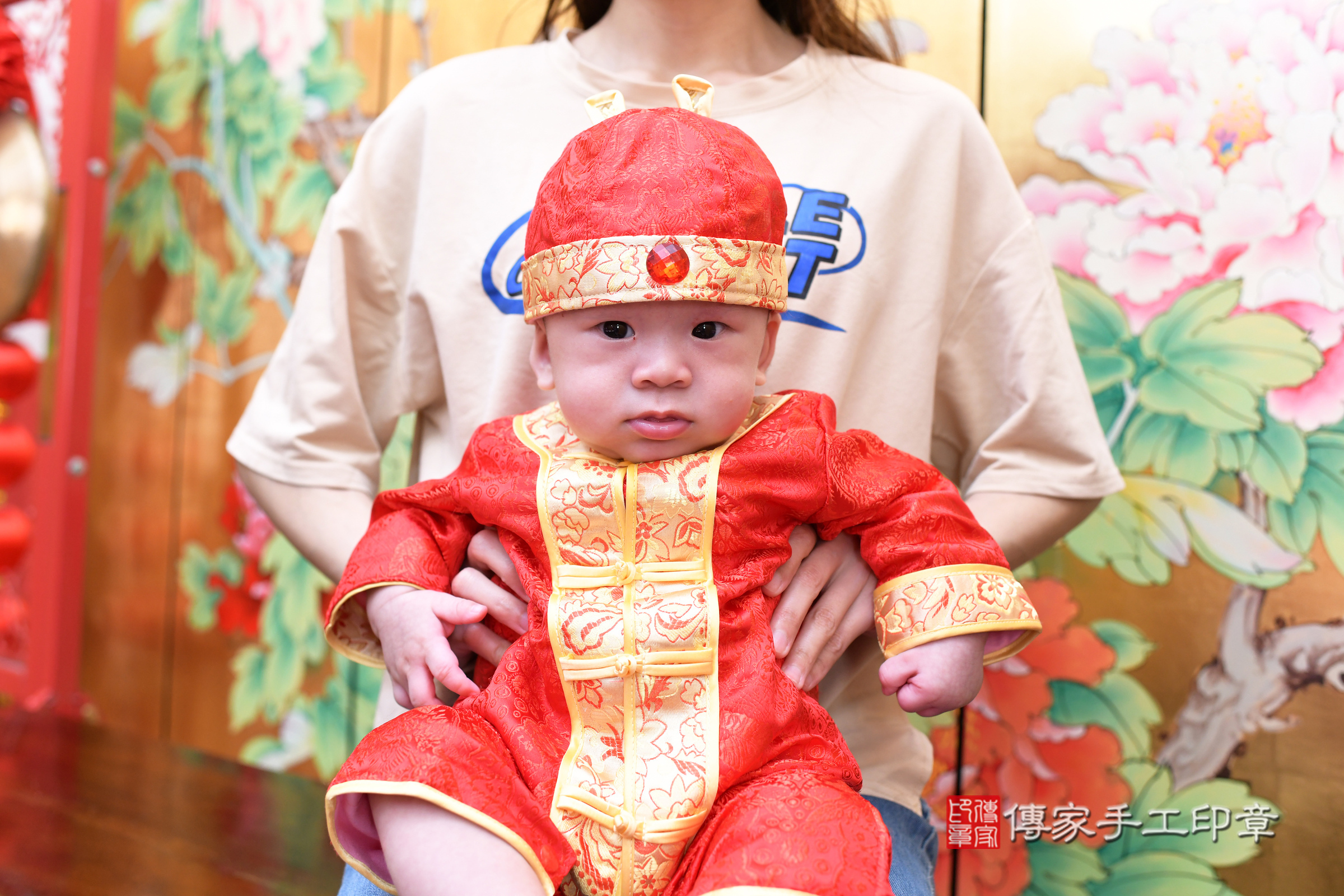 台北市大同區宸宸寶寶收涎推薦：傳家台北店收涎中國風會場，嬰兒古禮收涎收口水流程儀式、收涎吉祥話、收涎餅乾、收涎拍照。收涎證書。2025.5.29，照片6