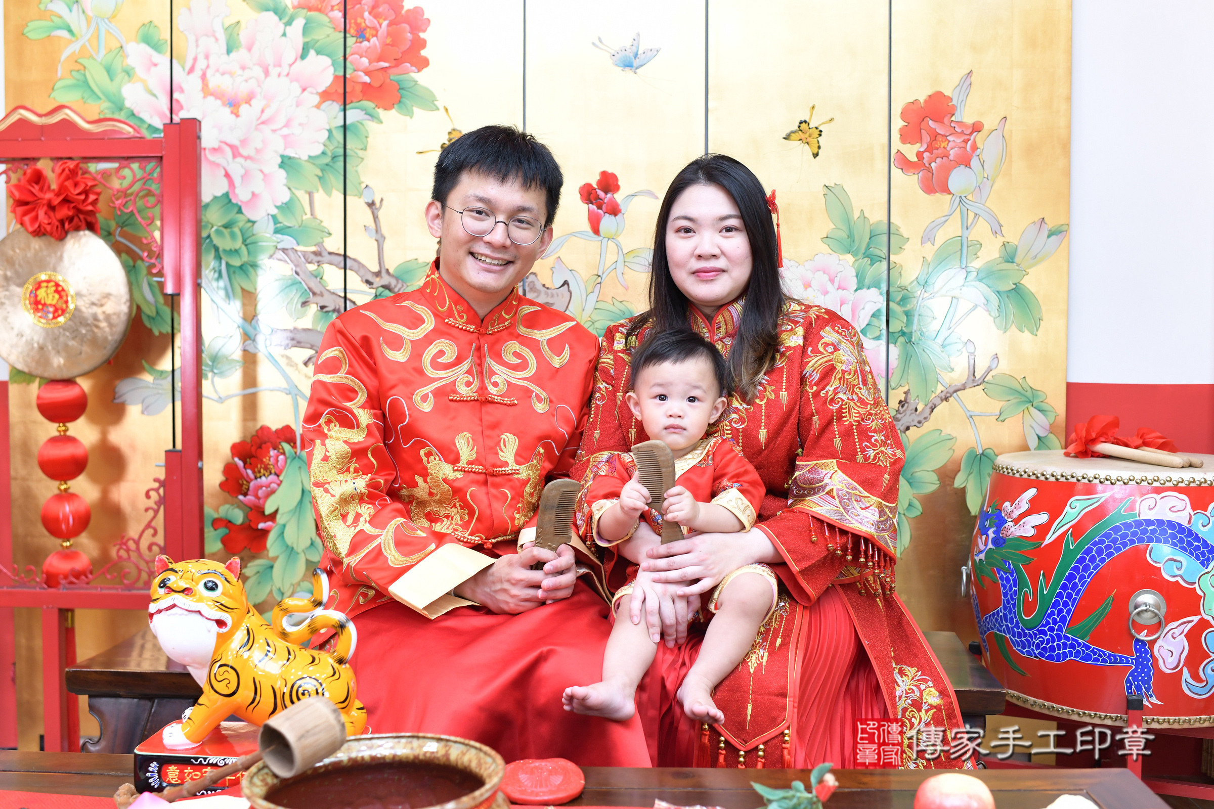 台北市大同區小旭寶寶抓周推薦：傳家台北店抓周度脺中國風會場，嬰兒古禮抓周流程儀式吉祥話、抓周道具物品24種、拍照。抓周證書。2025.5.17，照片9