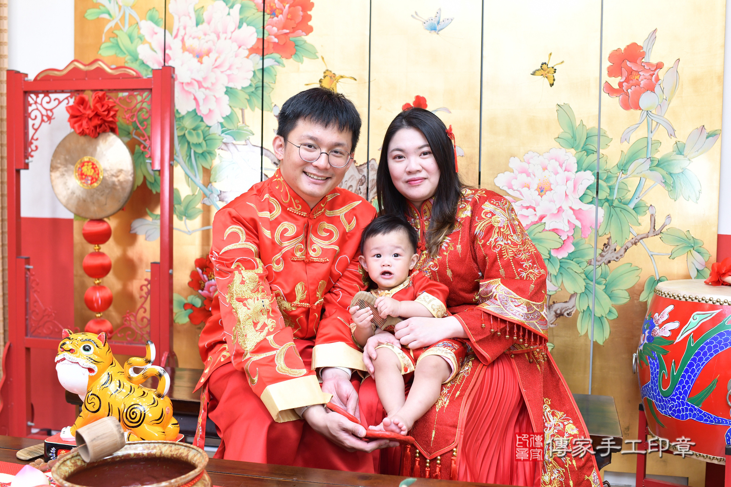 台北市大同區小旭寶寶抓周推薦：傳家台北店抓周度脺中國風會場，嬰兒古禮抓周流程儀式吉祥話、抓周道具物品24種、拍照。抓周證書。2025.5.17，照片11