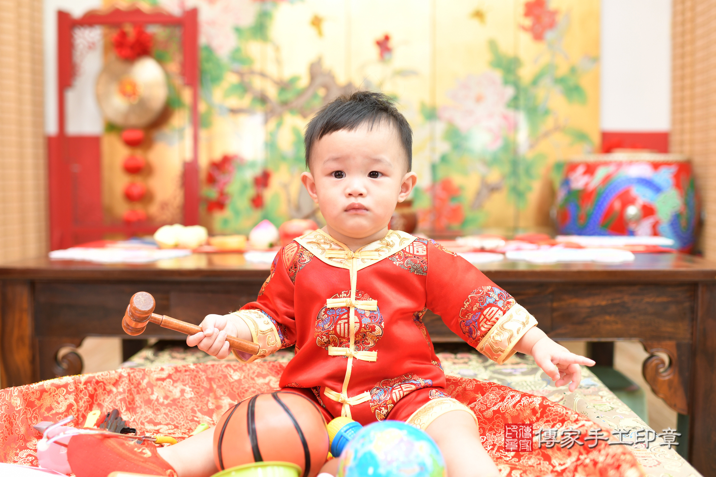 台北市大同區小旭寶寶抓周推薦：傳家台北店抓周度脺中國風會場，嬰兒古禮抓周流程儀式吉祥話、抓周道具物品24種、拍照。抓周證書。2025.5.17，照片7