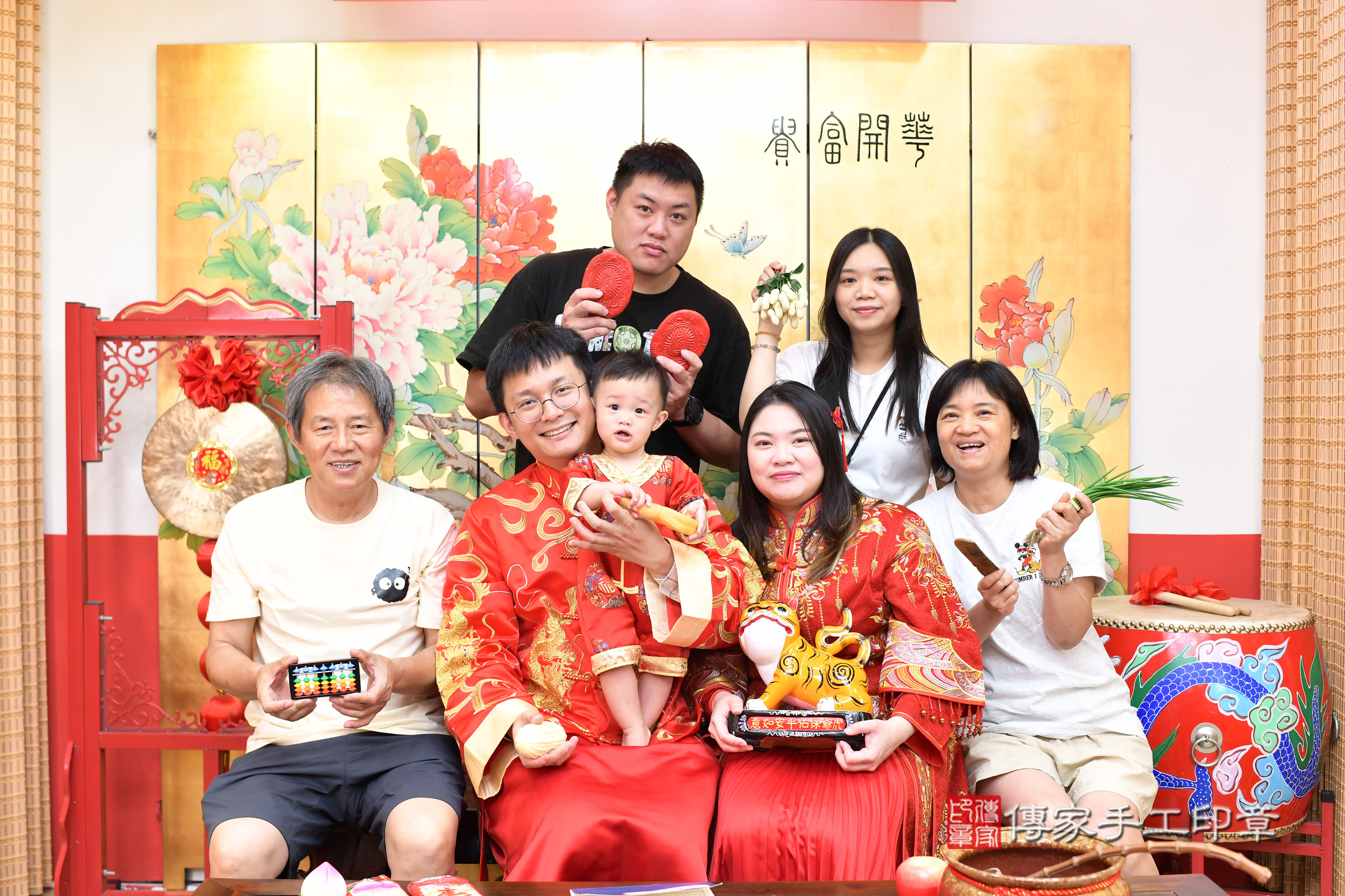 台北市大同區小旭寶寶抓周推薦：傳家台北店抓周度脺中國風會場，嬰兒古禮抓周流程儀式吉祥話、抓周道具物品24種、拍照。抓周證書。2025.5.17，照片19