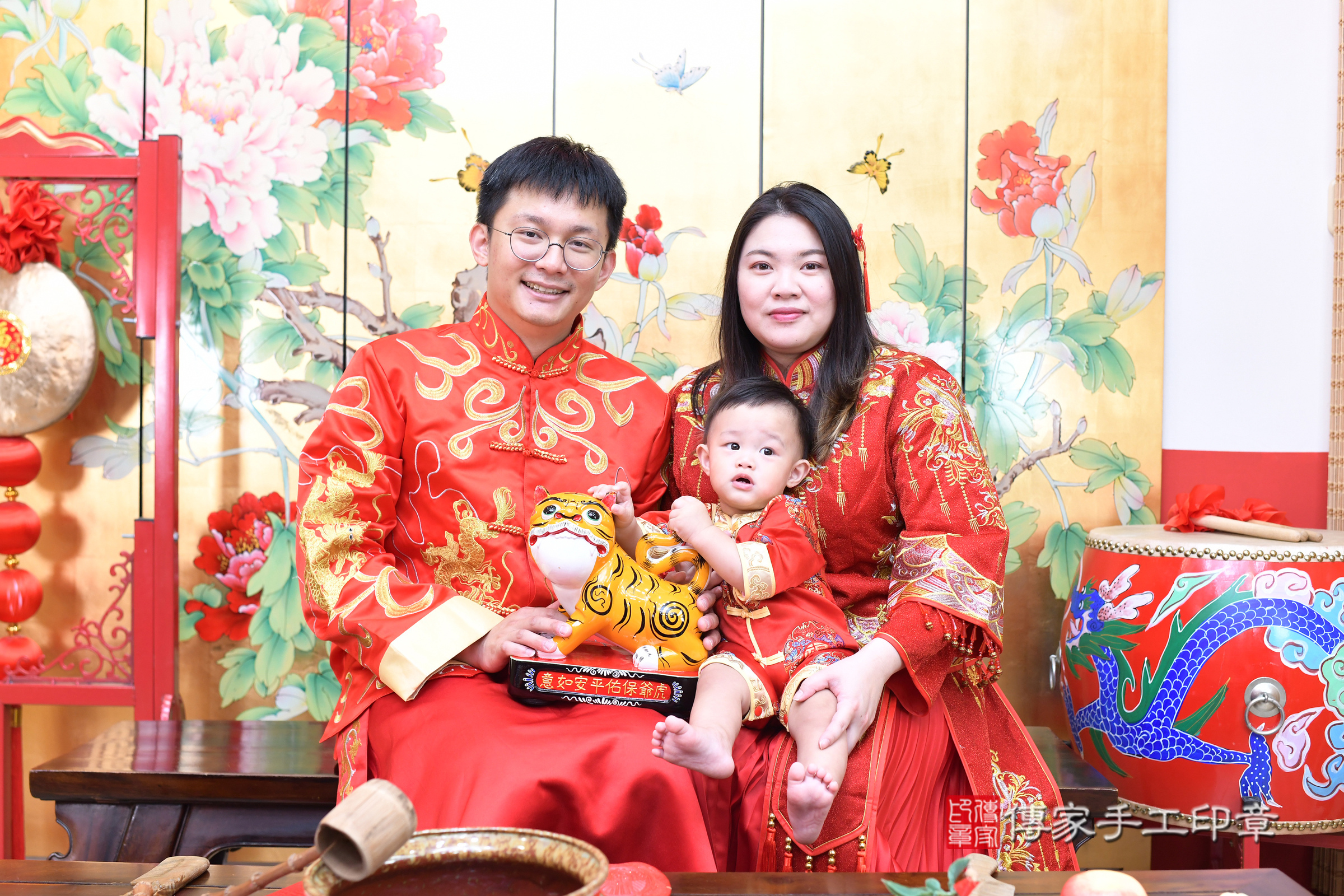 台北市大同區小旭寶寶抓周推薦：傳家台北店抓周度脺中國風會場，嬰兒古禮抓周流程儀式吉祥話、抓周道具物品24種、拍照。抓周證書。2025.5.17，照片10