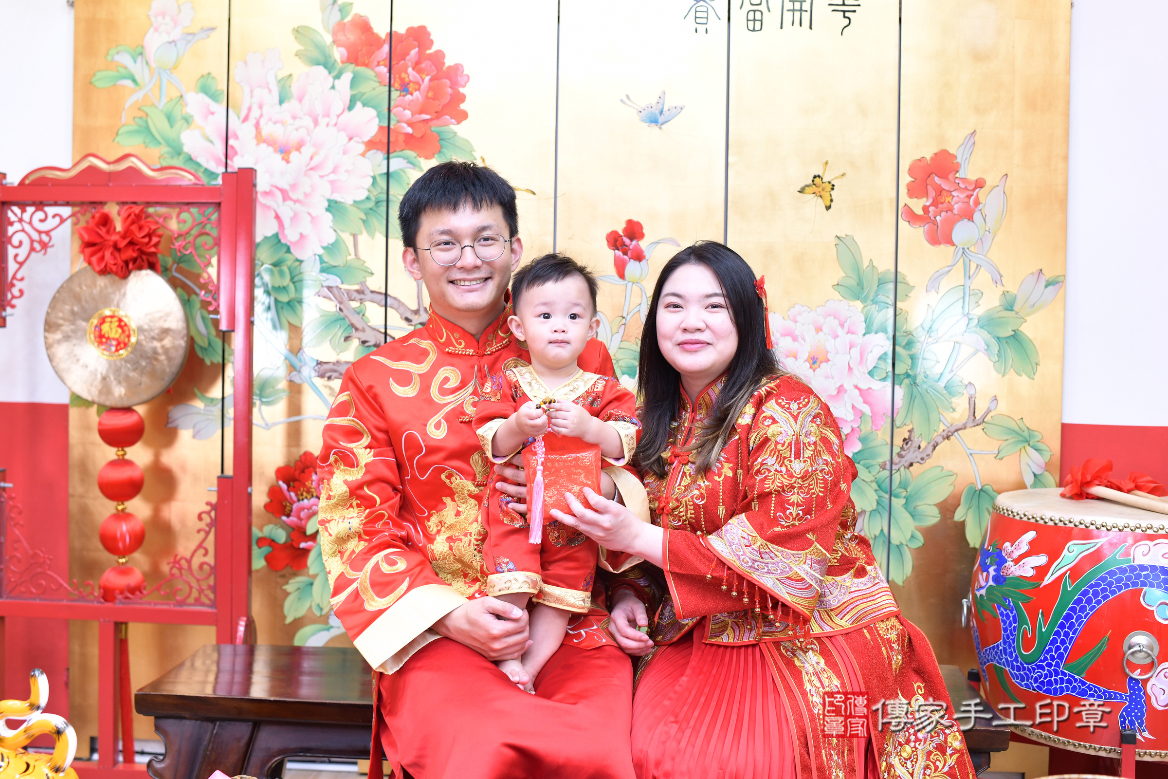 台北市大同區小旭寶寶抓周推薦：傳家台北店抓周度脺中國風會場，嬰兒古禮抓周流程儀式吉祥話、抓周道具物品24種、拍照。抓周證書。2025.5.17，照片12