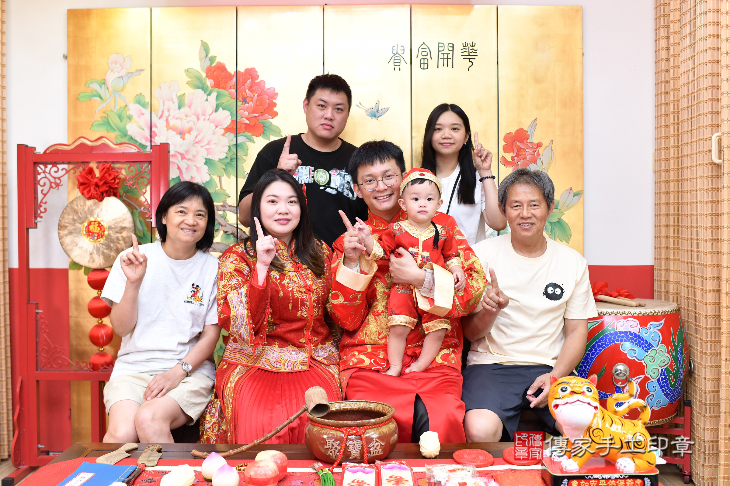 台北市大同區小旭寶寶抓周推薦：傳家台北店抓周度脺中國風會場，嬰兒古禮抓周流程儀式吉祥話、抓周道具物品24種、拍照。抓周證書。2025.5.17，照片22