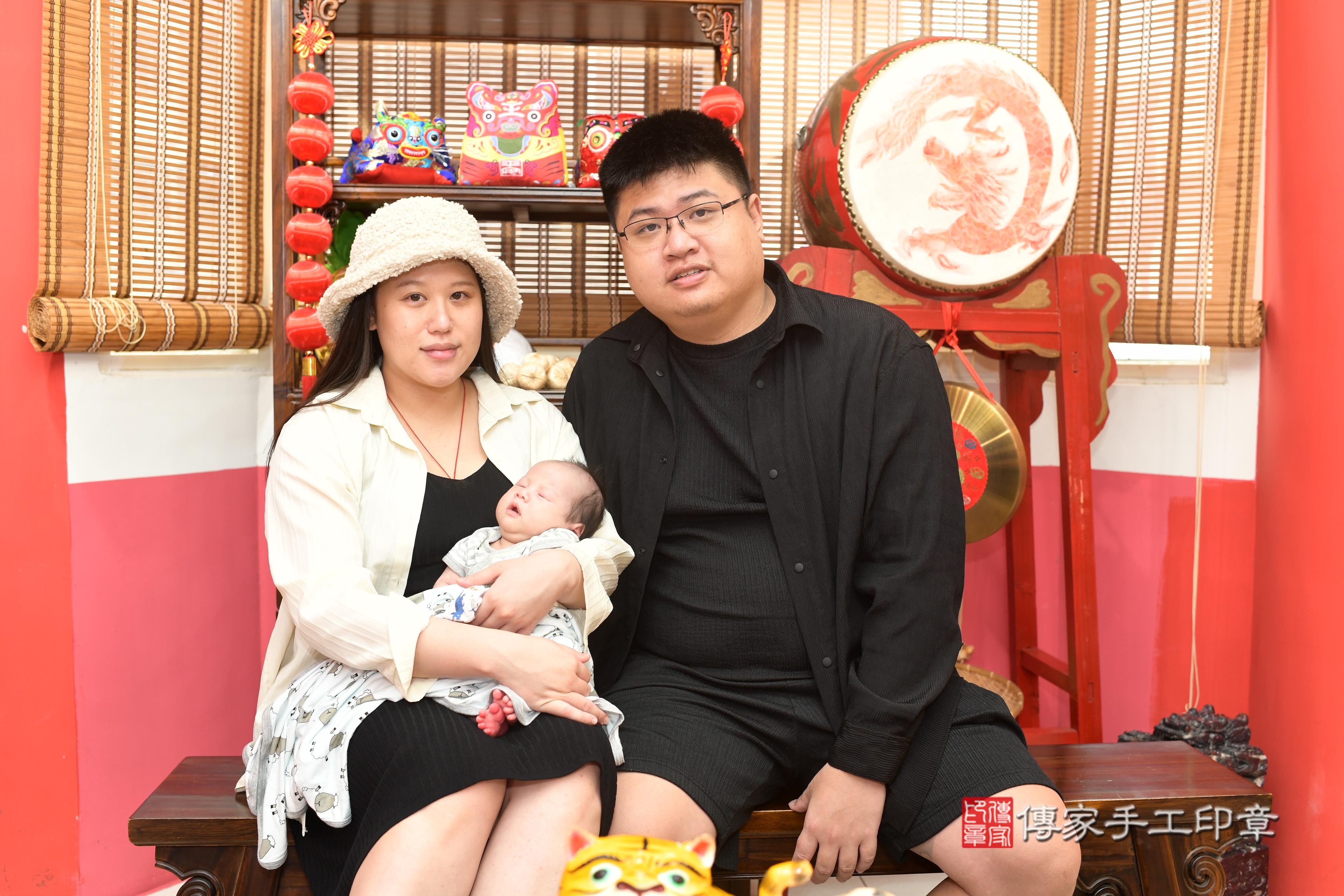 傳家手工印章高雄店、抓周、度脺、中國風會場、傳家嬰兒古禮、吉祥話、抓周道具物品24種、拍照。抓周證書。寶寶抓周、滿周歲、生日快樂、祝福