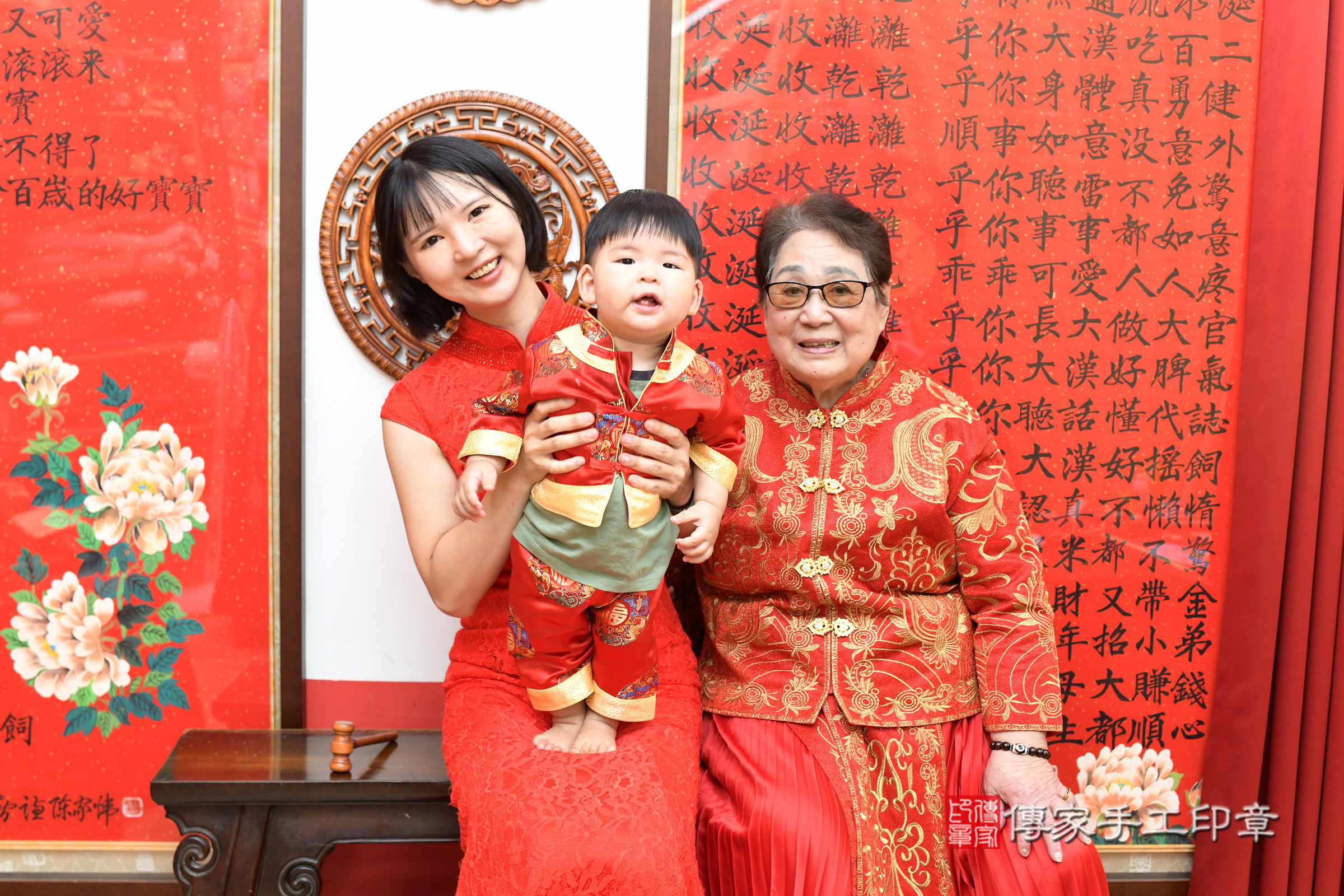 台北市大同區小泊寶寶抓周推薦：傳家台北店抓周度脺中國風會場，嬰兒古禮抓周流程儀式吉祥話、抓周道具物品24種、拍照。抓周證書。2025.5.27，照片21
