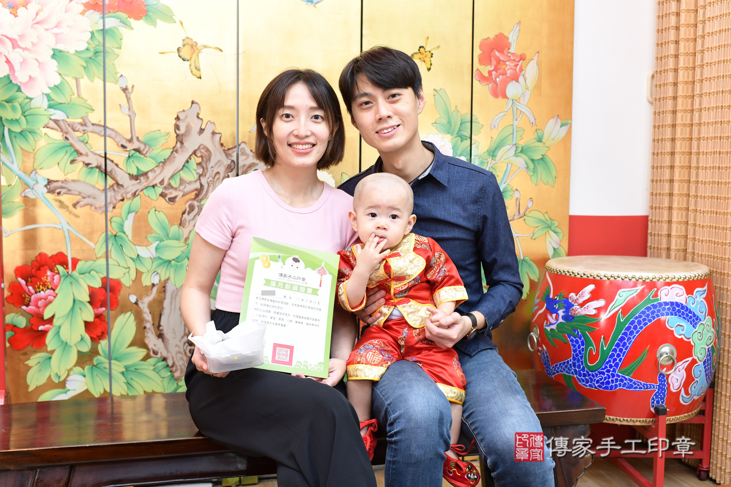 小玹寶寶(台北市大同區嬰兒寶寶滿月剃頭理髮、嬰兒剃胎毛儀式吉祥話)。中國風會場，爸媽寶貝穿「日中韓」古裝禮服。專業拍照、證書。★購買「臍帶章、肚臍章、胎毛筆刷印章」贈送：剃頭、收涎、抓周，三選一。2025.5.25，照片21