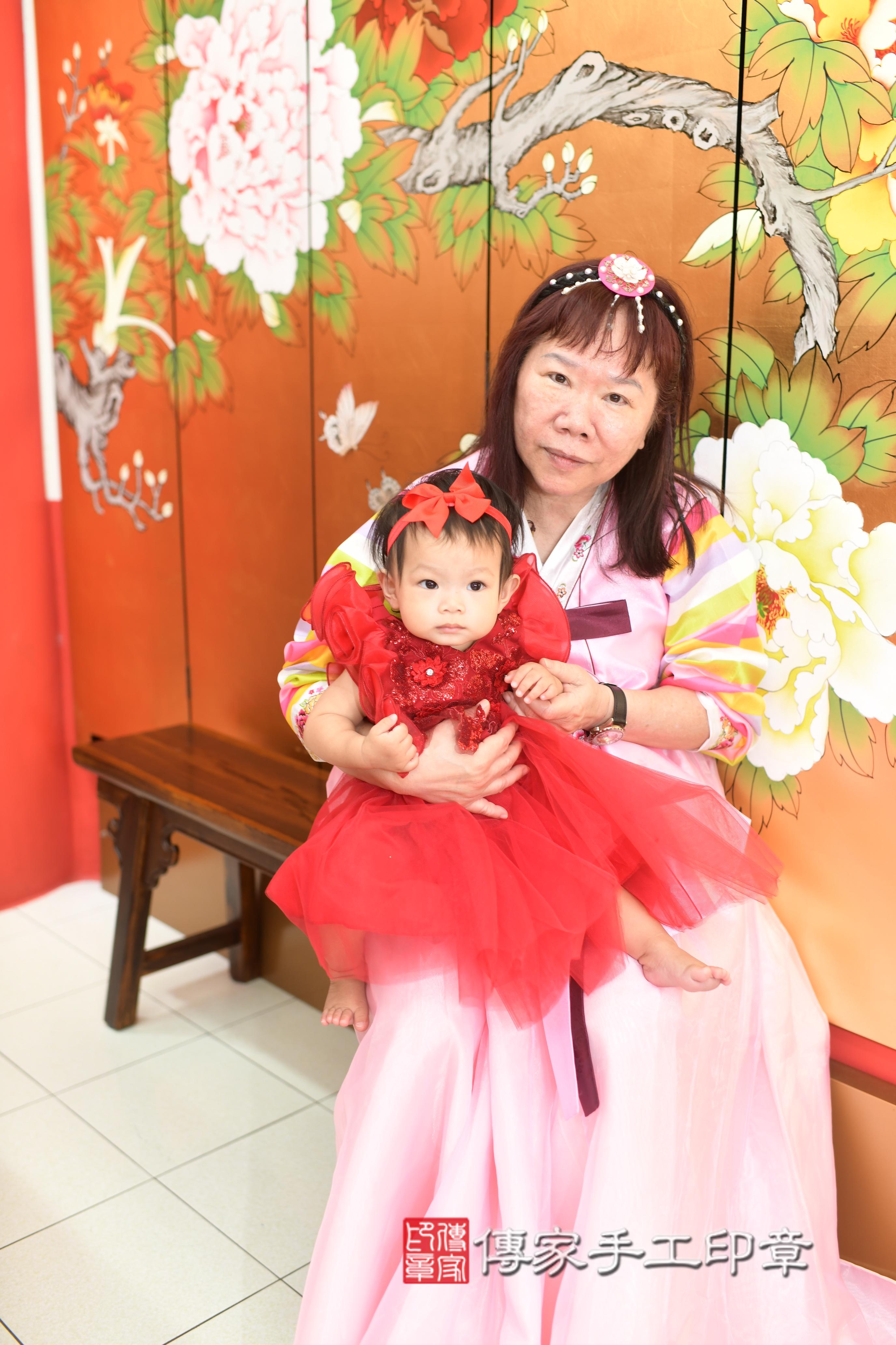 傳家手工印章高雄店、抓周、度脺、中國風會場、傳家嬰兒古禮、吉祥話、抓周道具物品24種、拍照。抓周證書。寶寶抓周、滿周歲、生日快樂、祝福